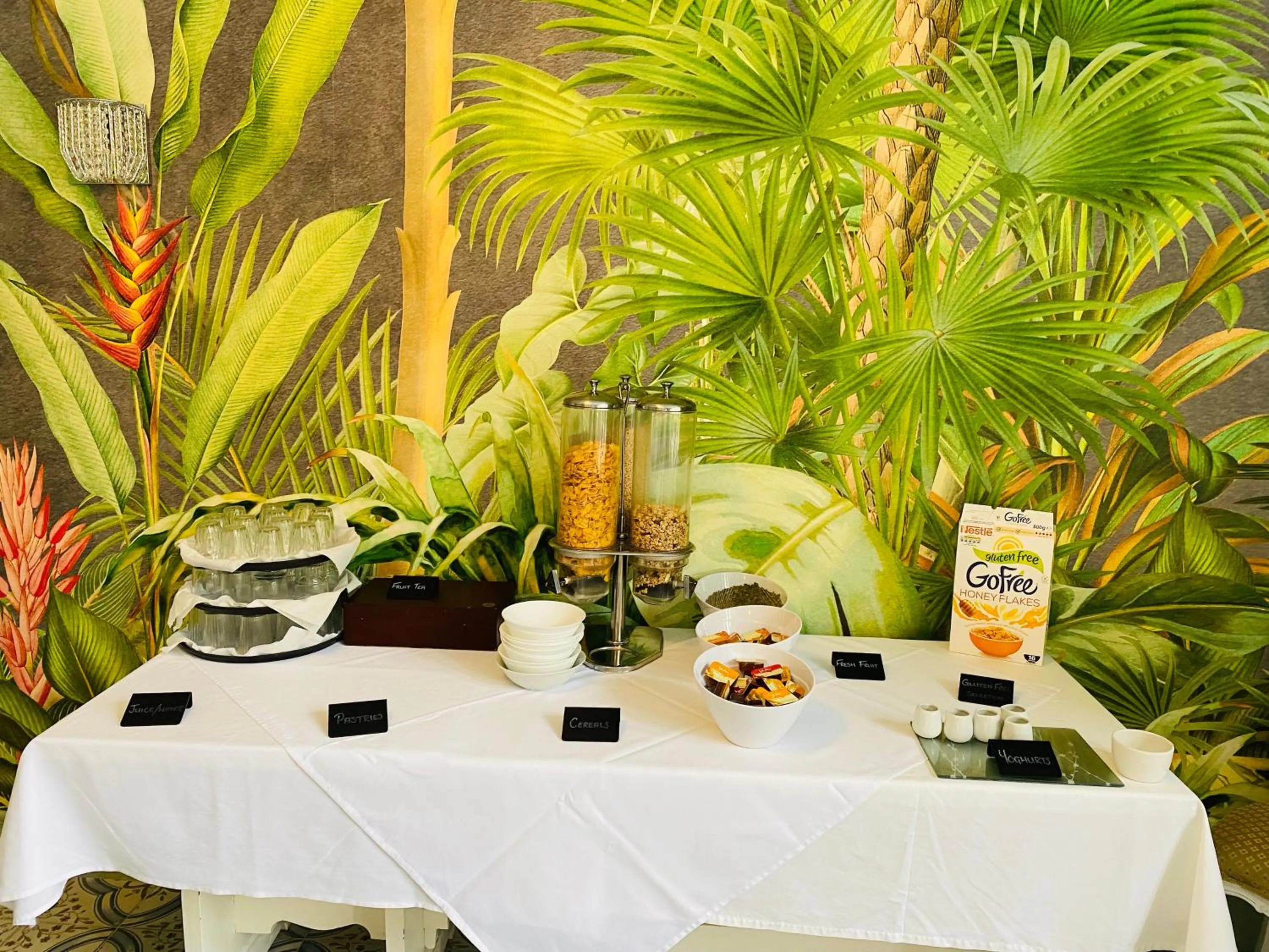 Breakfast in Farnley Tower Guesthouse