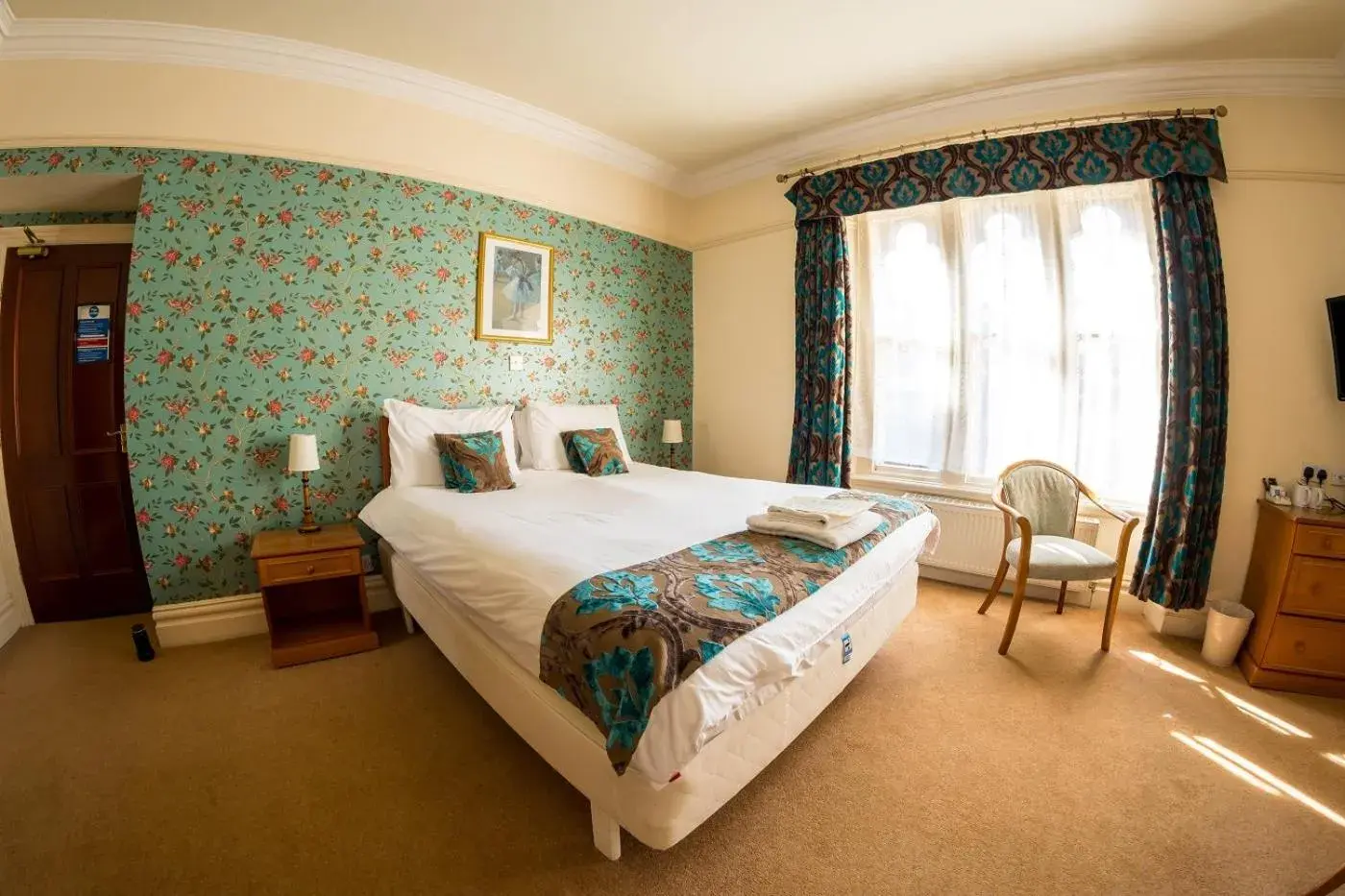 Restaurant/places to eat, Bed in Farnley Tower Guesthouse Restaurant/places to eat, Bed in Farnley Tower Guesthouse