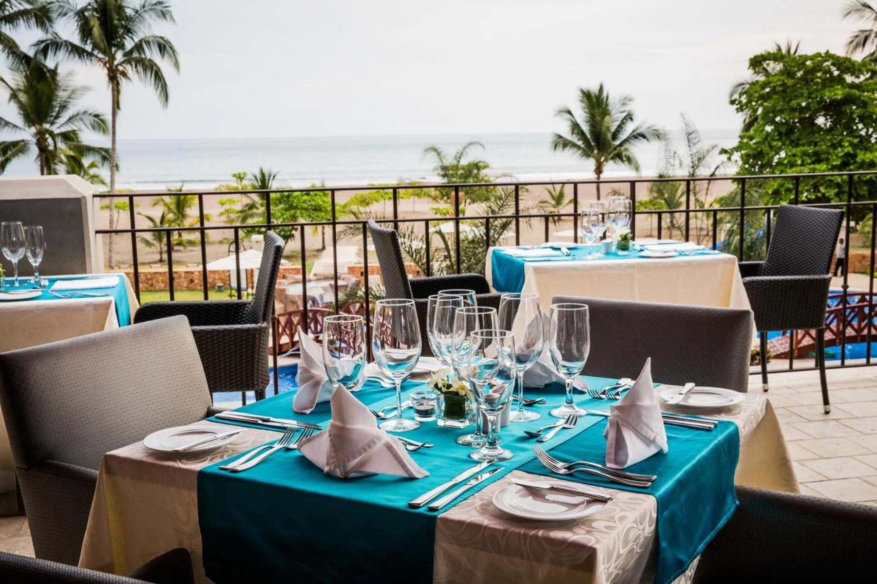 Restaurant/places to eat in Crocs Resort & Casino