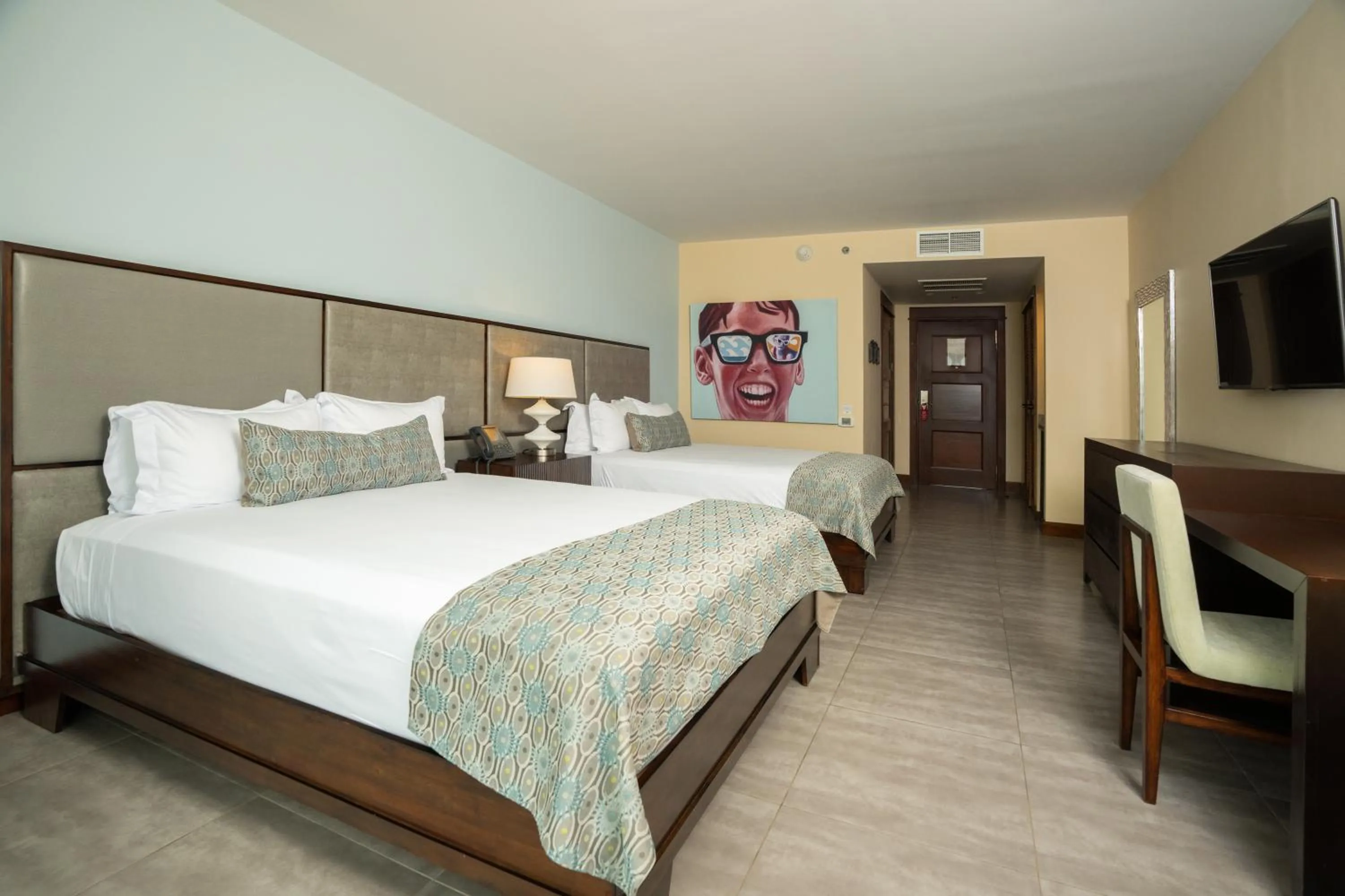 Bedroom, Bed in Crocs Resort & Casino