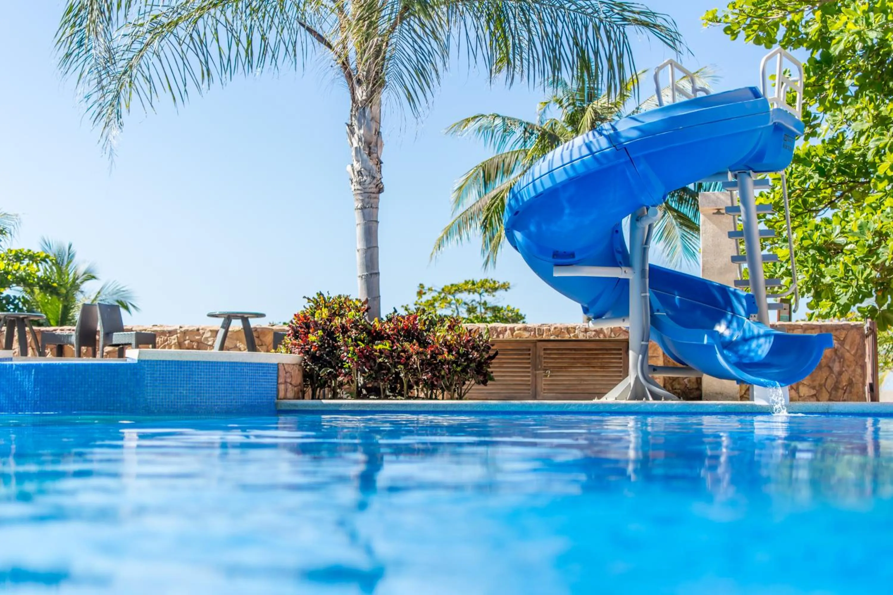 Swimming pool in Crocs Resort & Casino