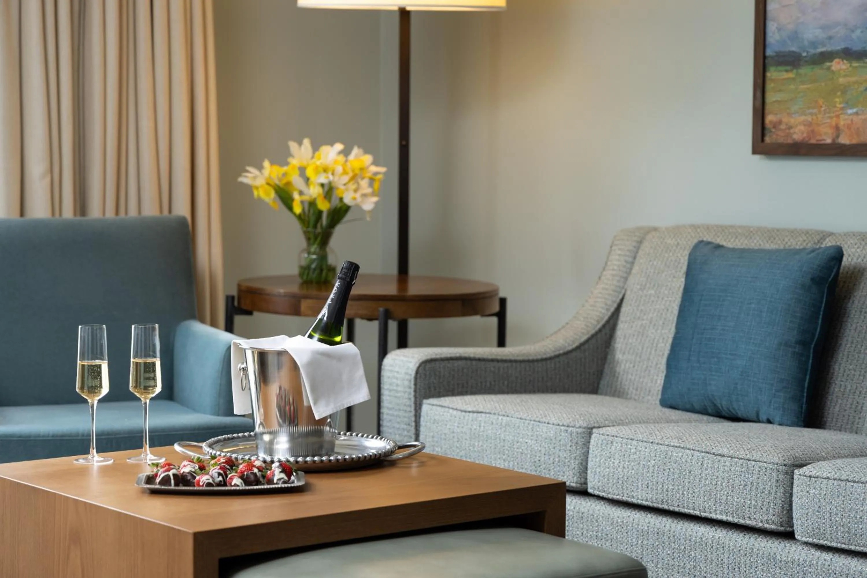 Living room in Meadowbrook Inn