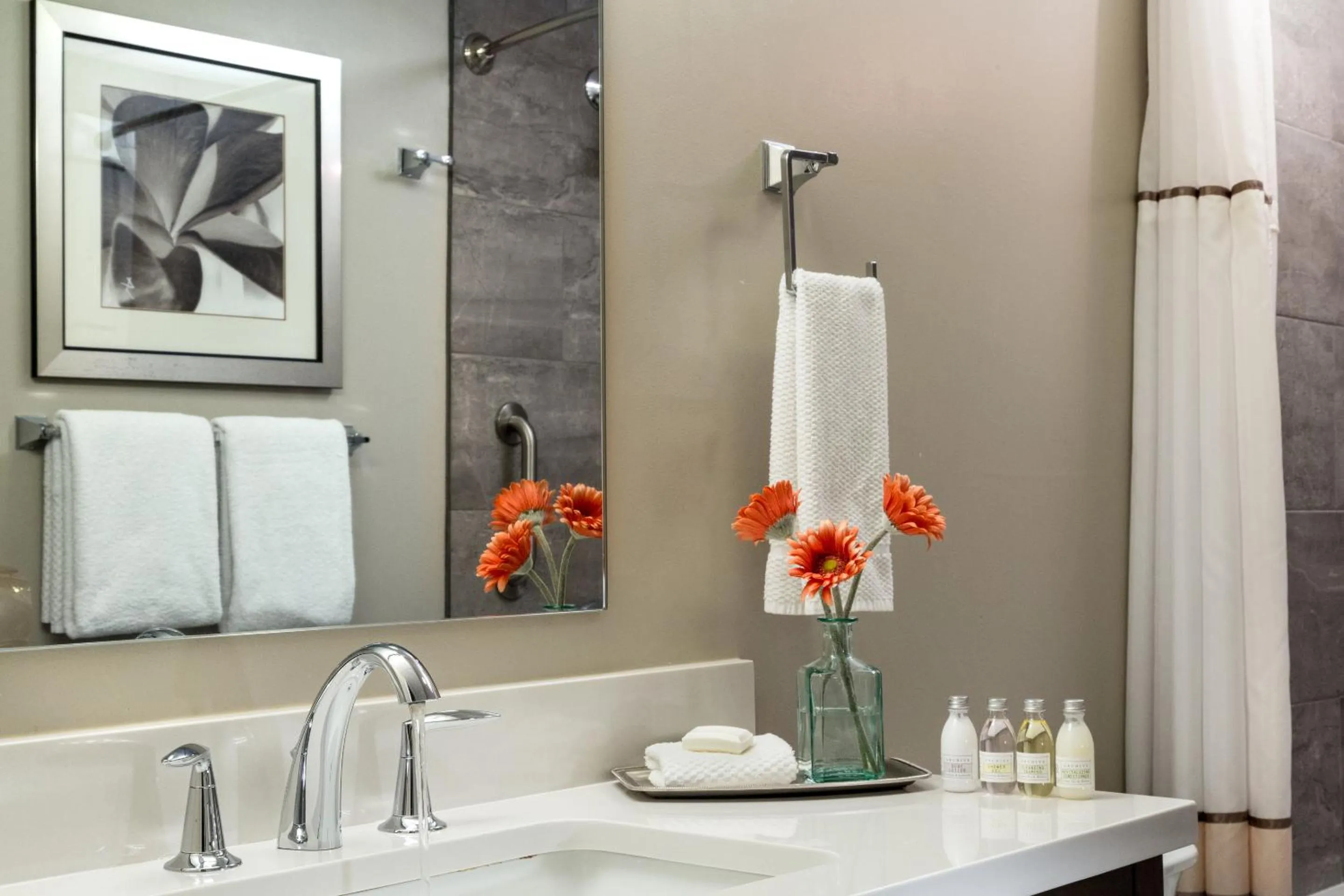 Bathroom in Meadowbrook Inn