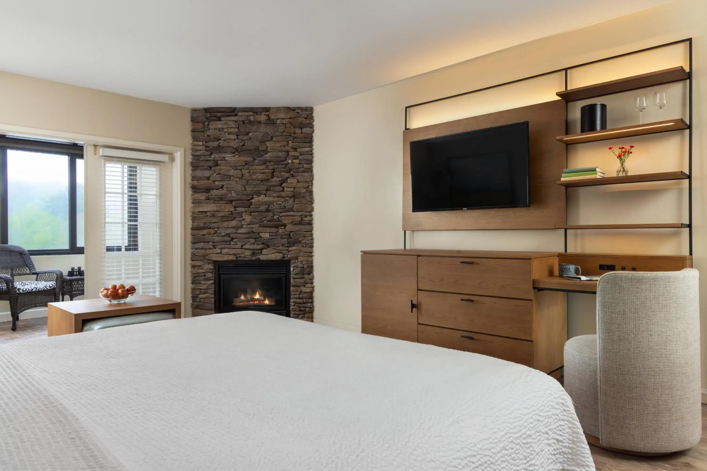 TV and multimedia, Bed in Meadowbrook Inn TV and multimedia, Bed in Meadowbrook Inn