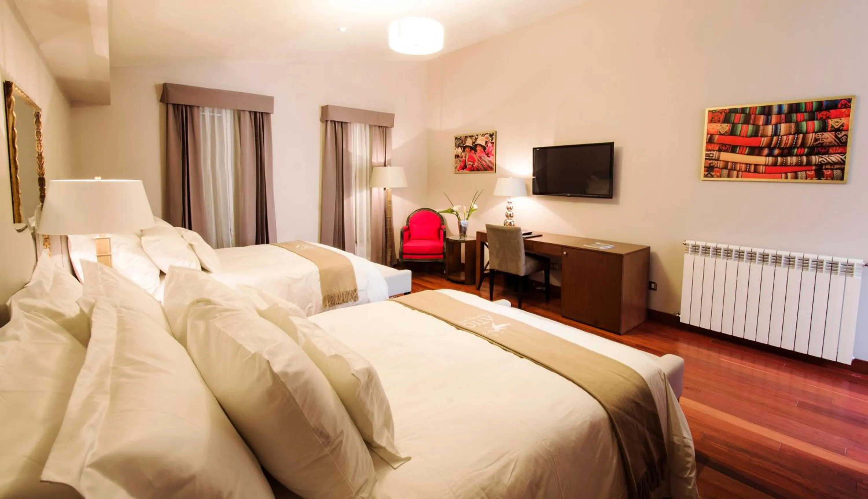 Photo of the whole room, Bed in Atiq Boutique Hotel