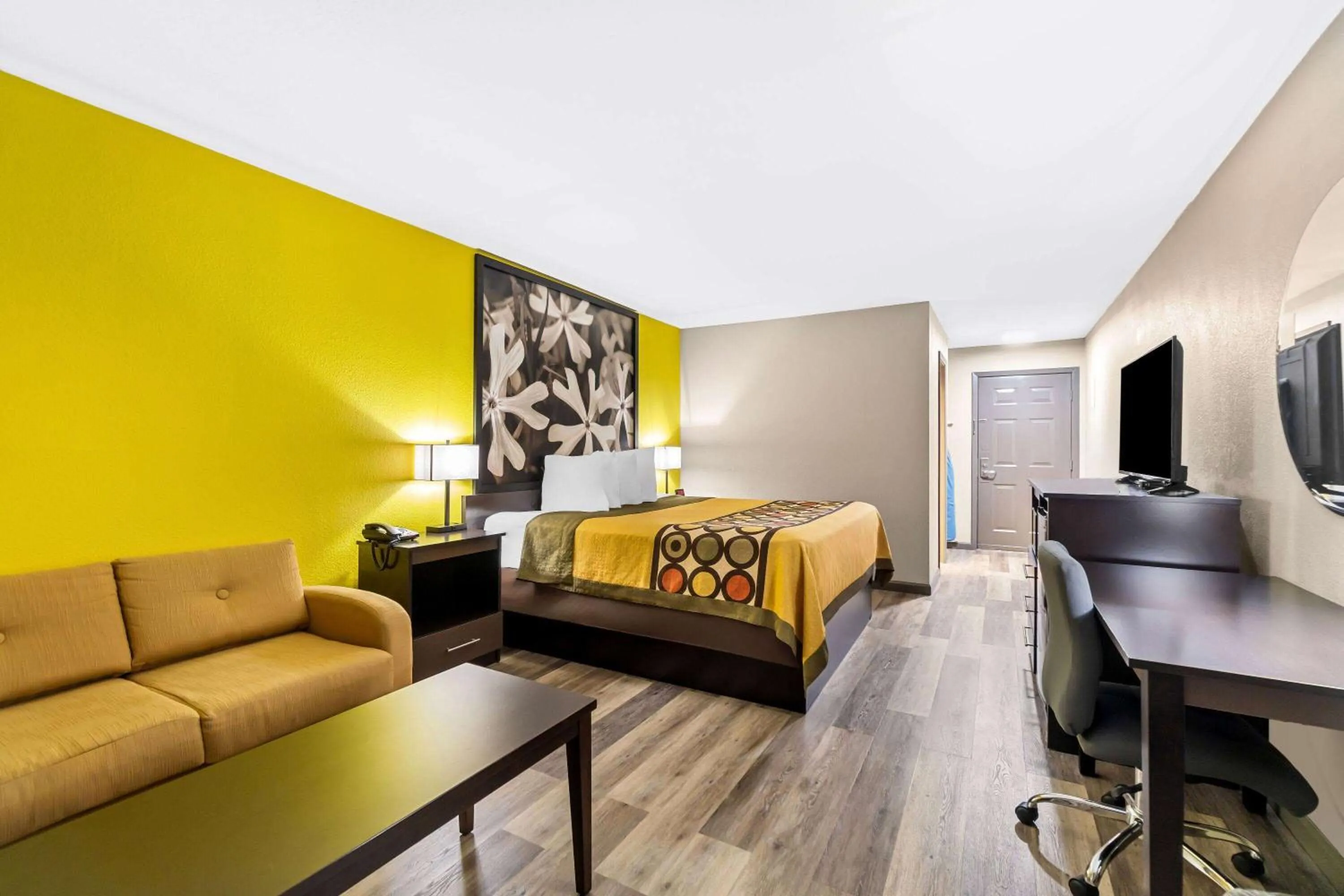 Bed in Super 8 by Wyndham Paragould