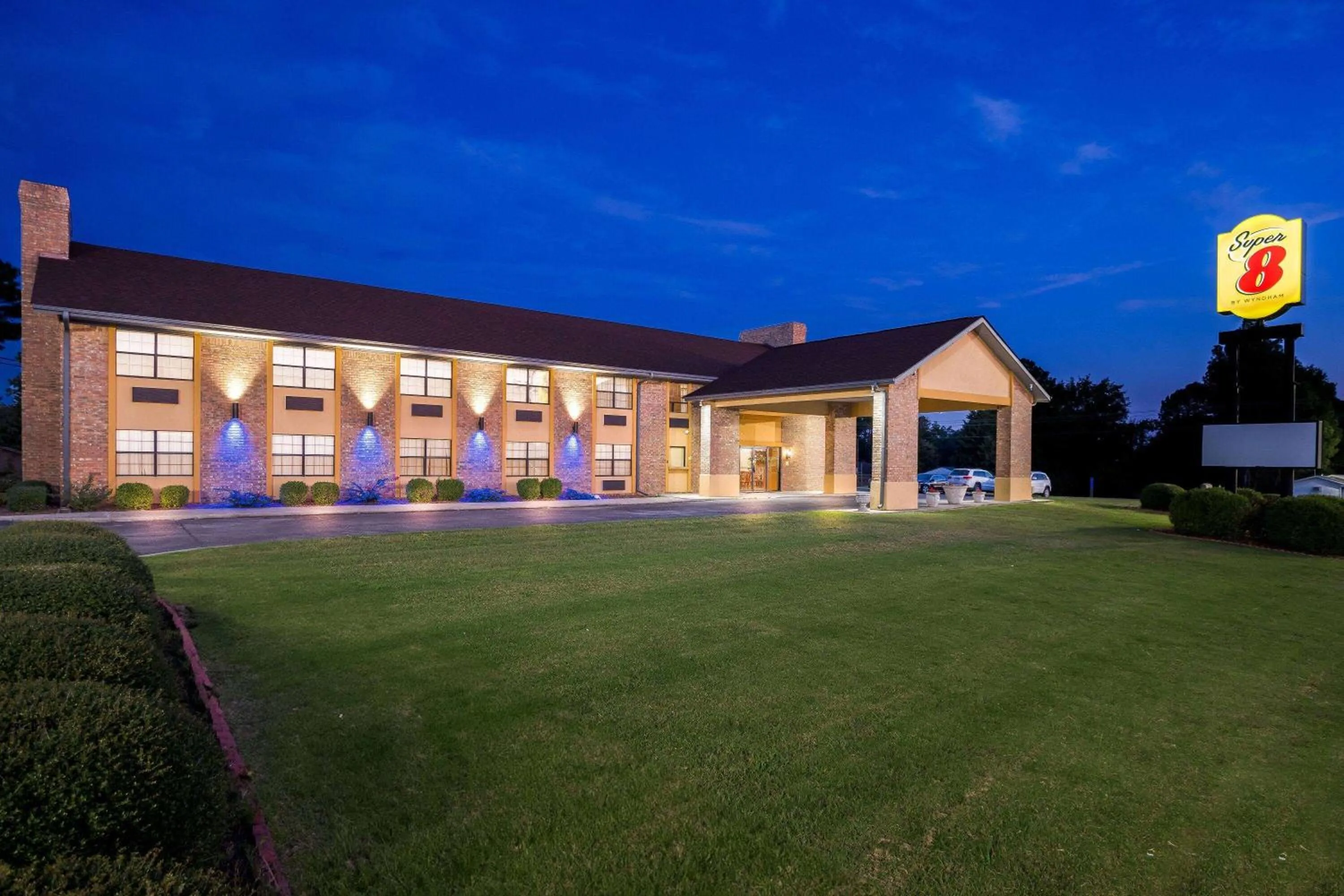 Property building in Super 8 by Wyndham Paragould