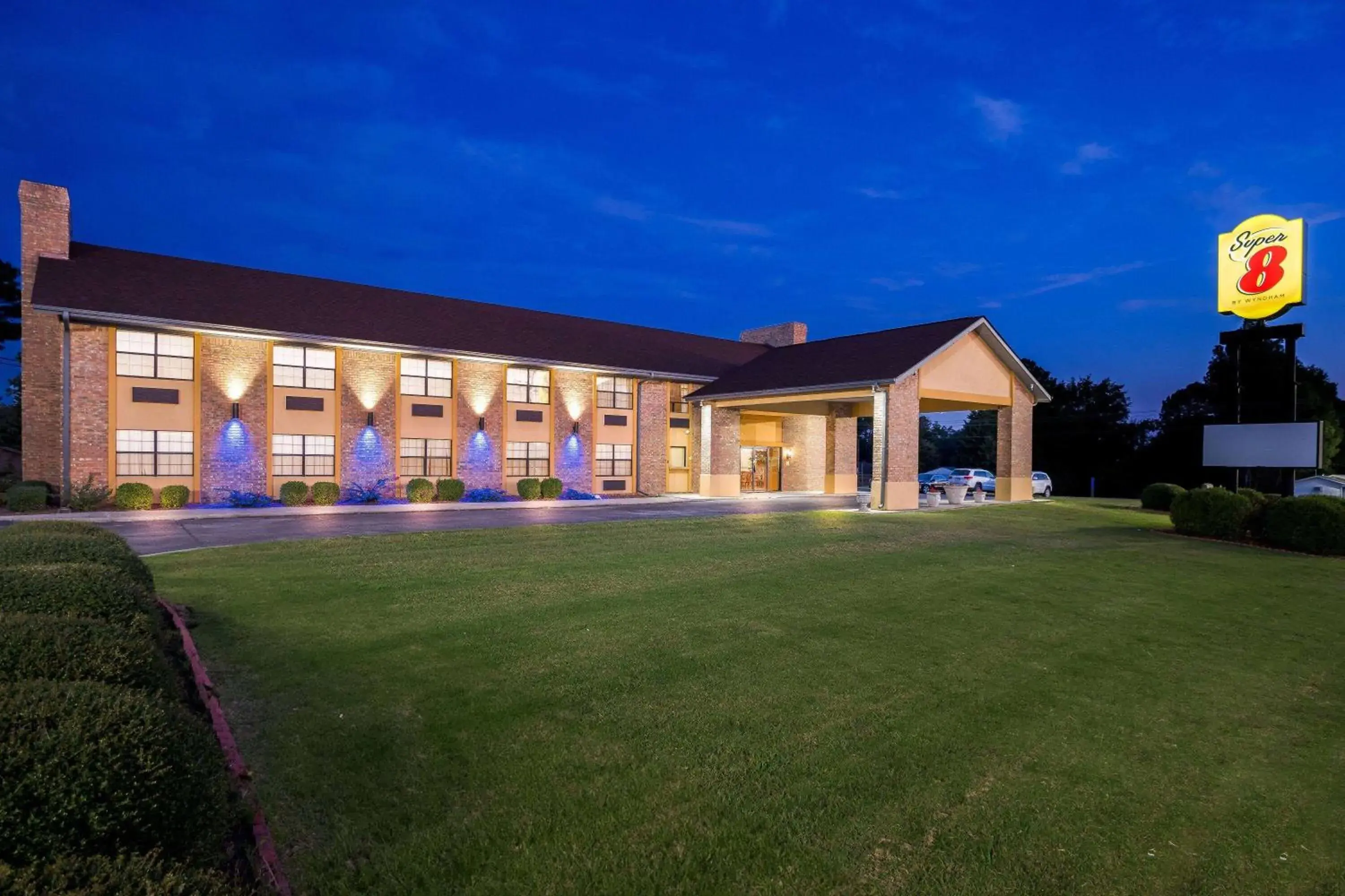 Property building in Super 8 by Wyndham Paragould Property building in Super 8 by Wyndham Paragould