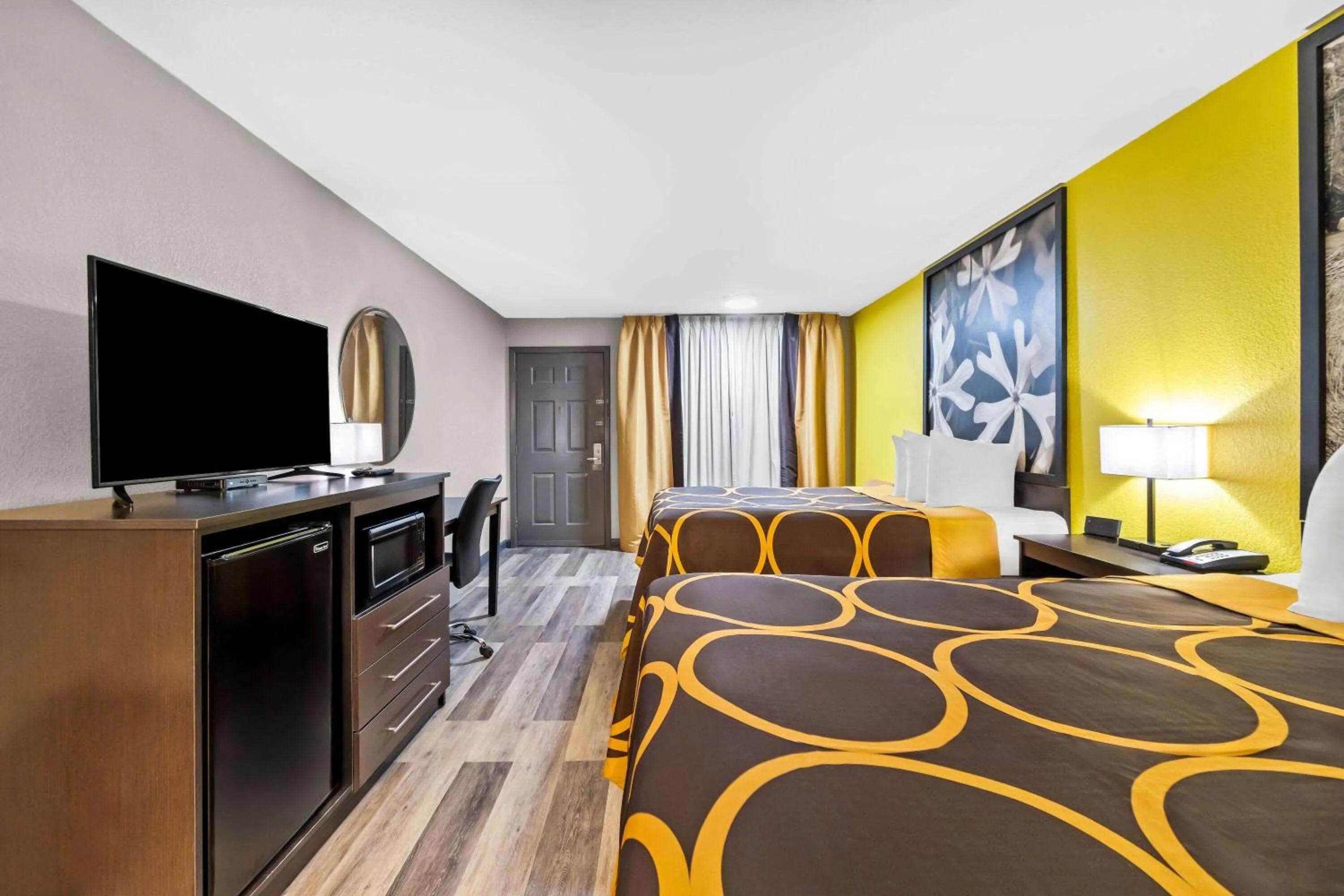 Bed in Super 8 by Wyndham Paragould