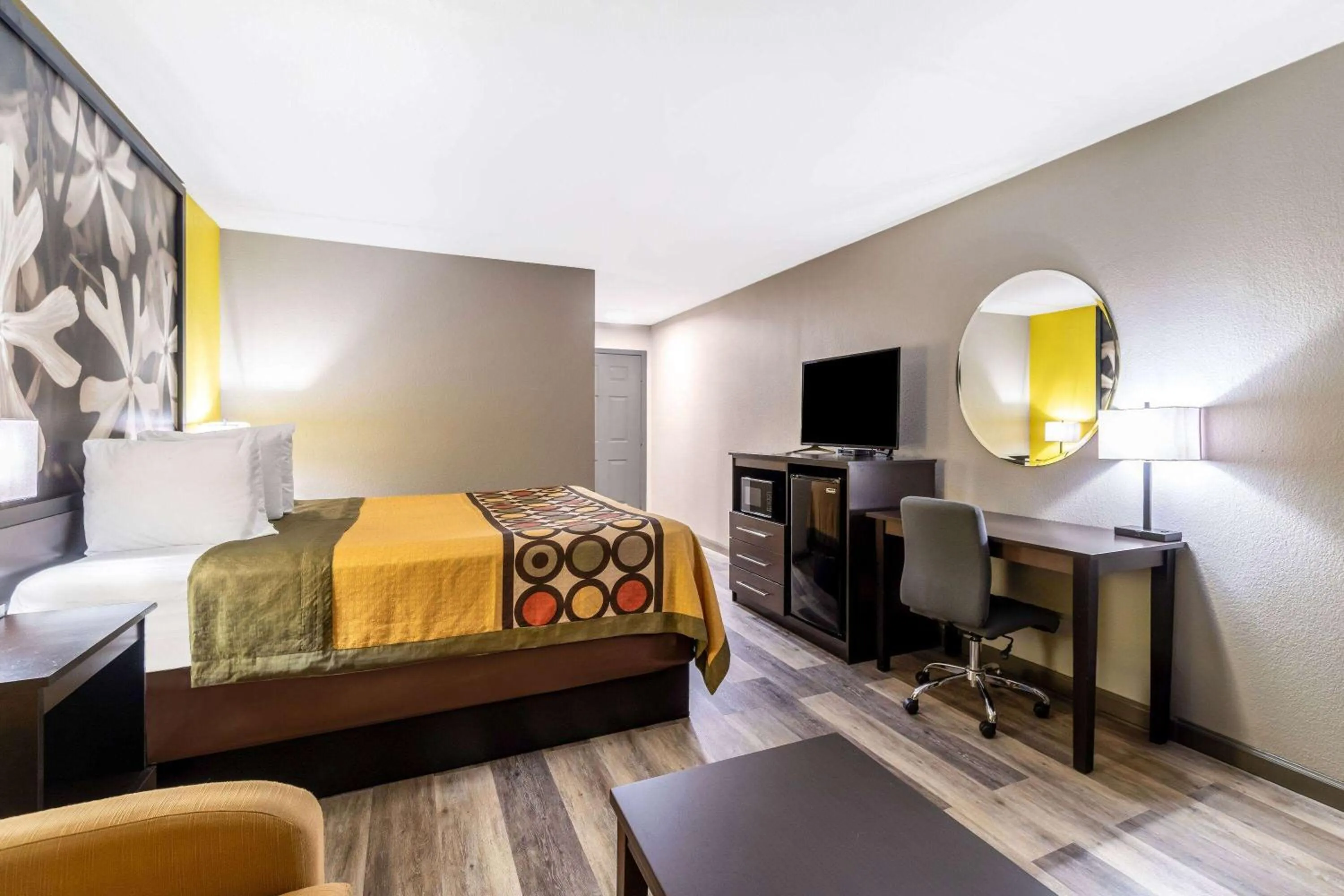 Bed in Super 8 by Wyndham Paragould