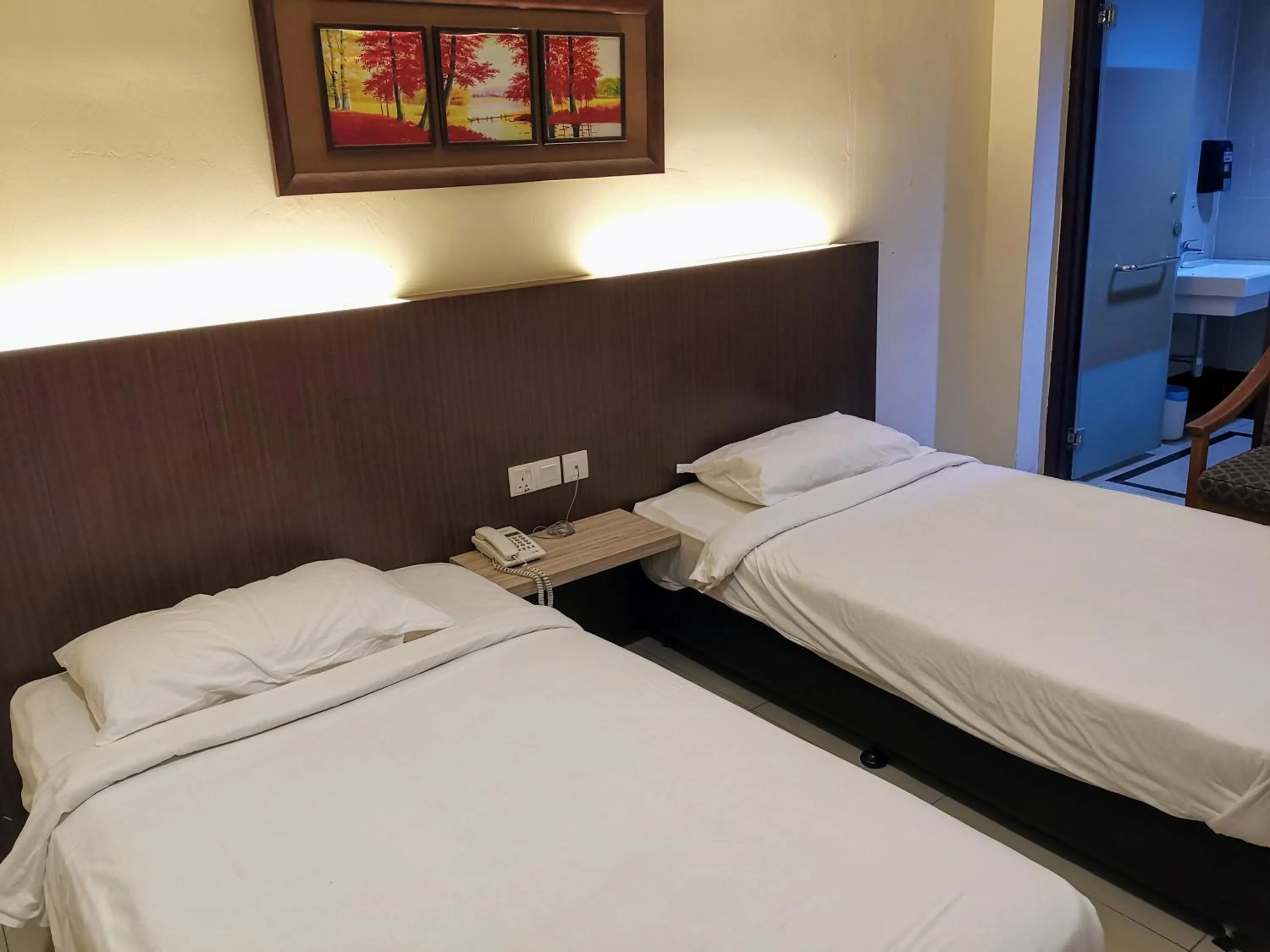 Bedroom, Bed in Hotel Centre Point Tampin