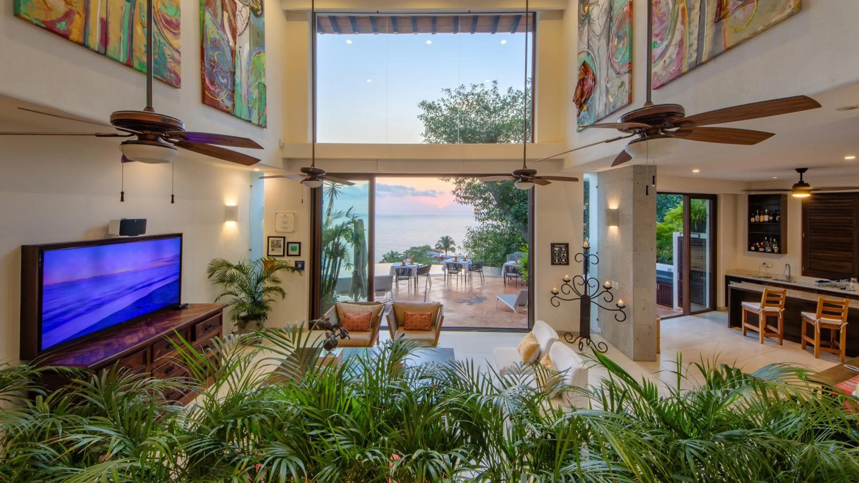 Communal lounge/ TV room in Villa Divina Luxury Boutique - Adults Only