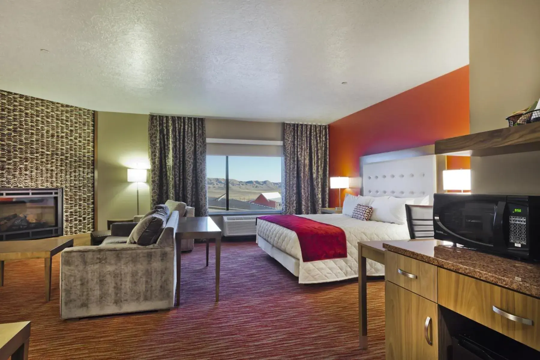 Deluxe King Room in Shoshone Rose Casino & Hotel Deluxe King Room in Shoshone Rose Casino & Hotel