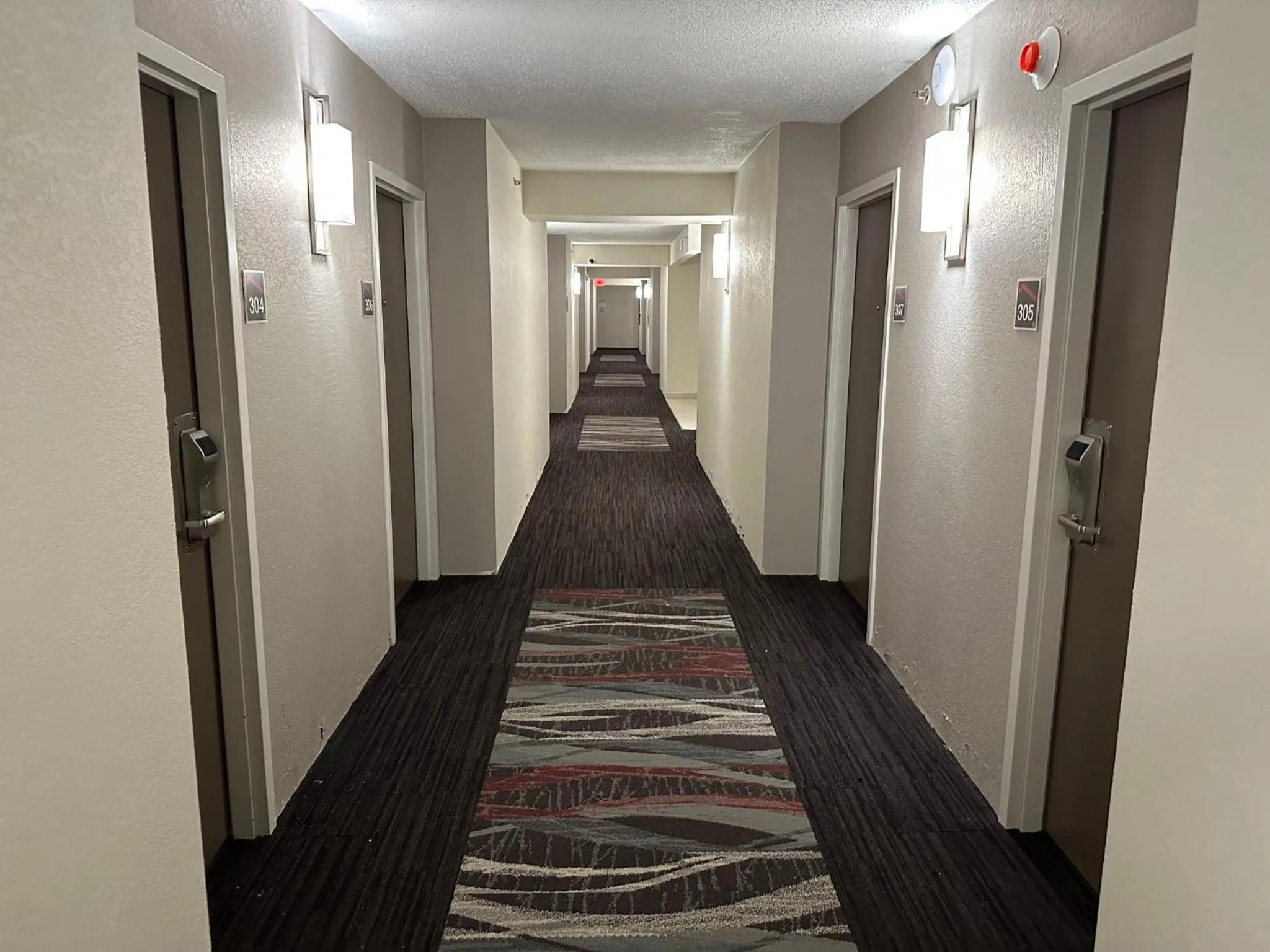 Decorative detail in Red Roof Inn Charleston - Dunbar