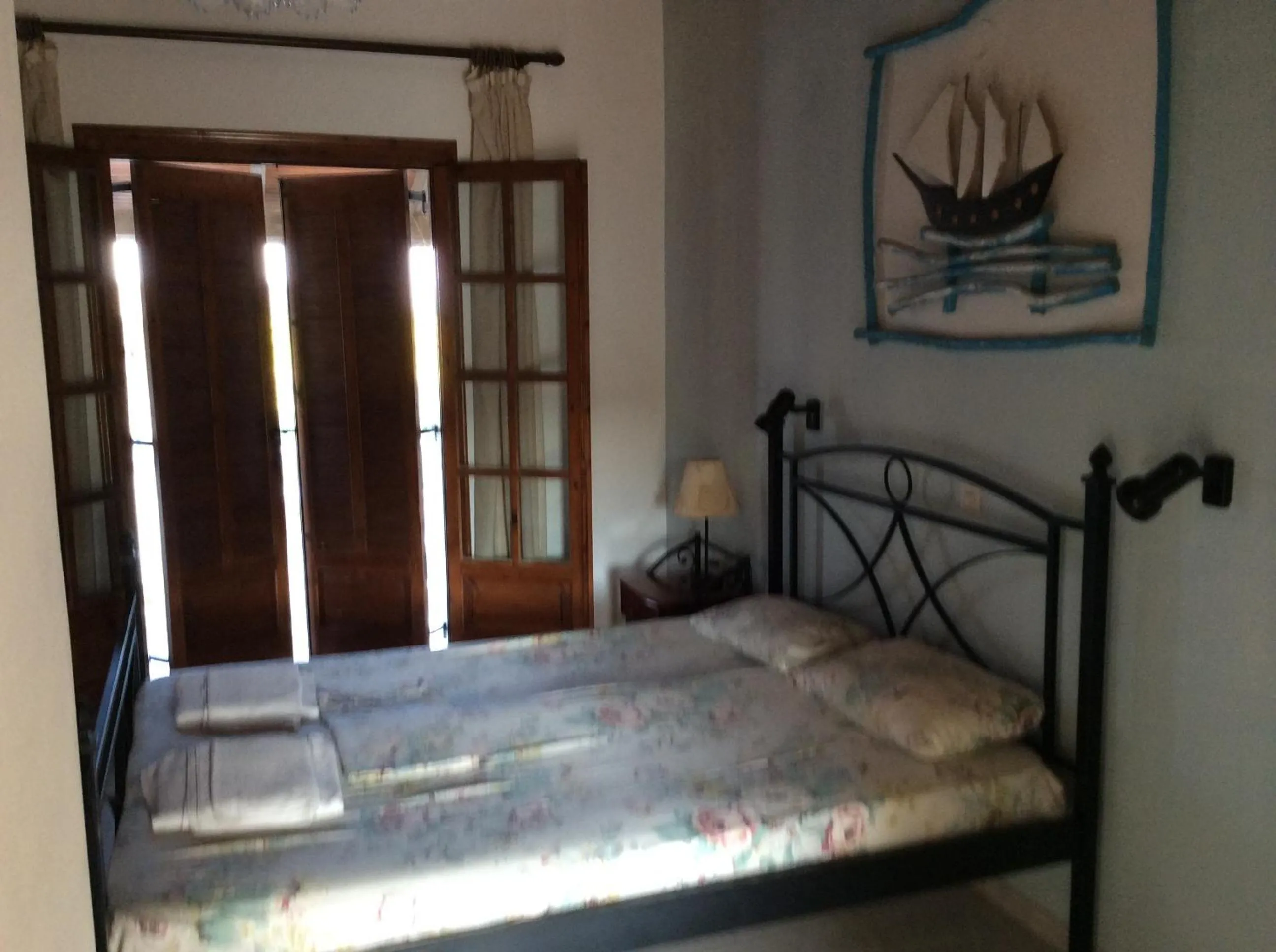 Bedroom, Bed in Gerani