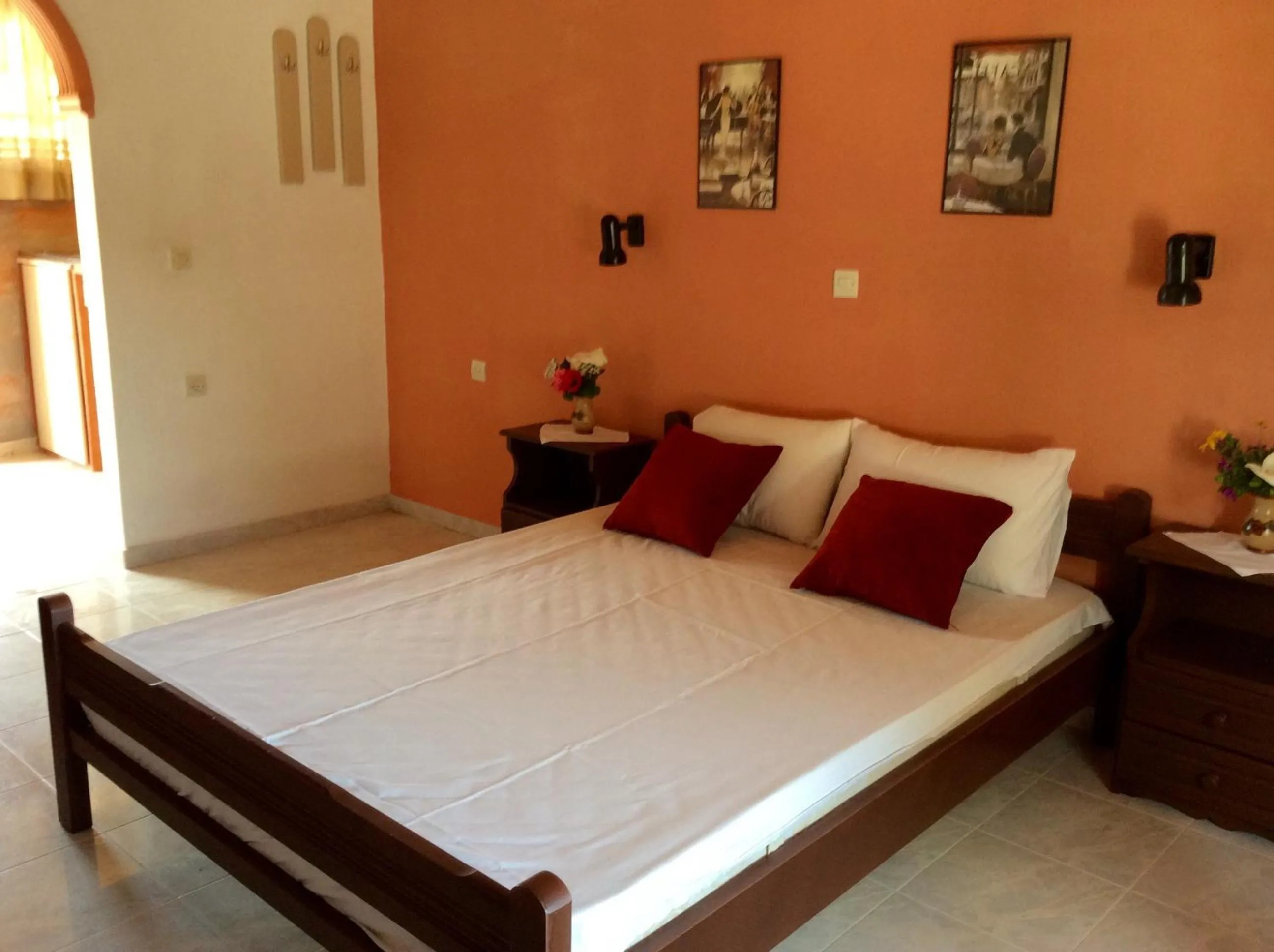 Toilet, Bed in Gerani