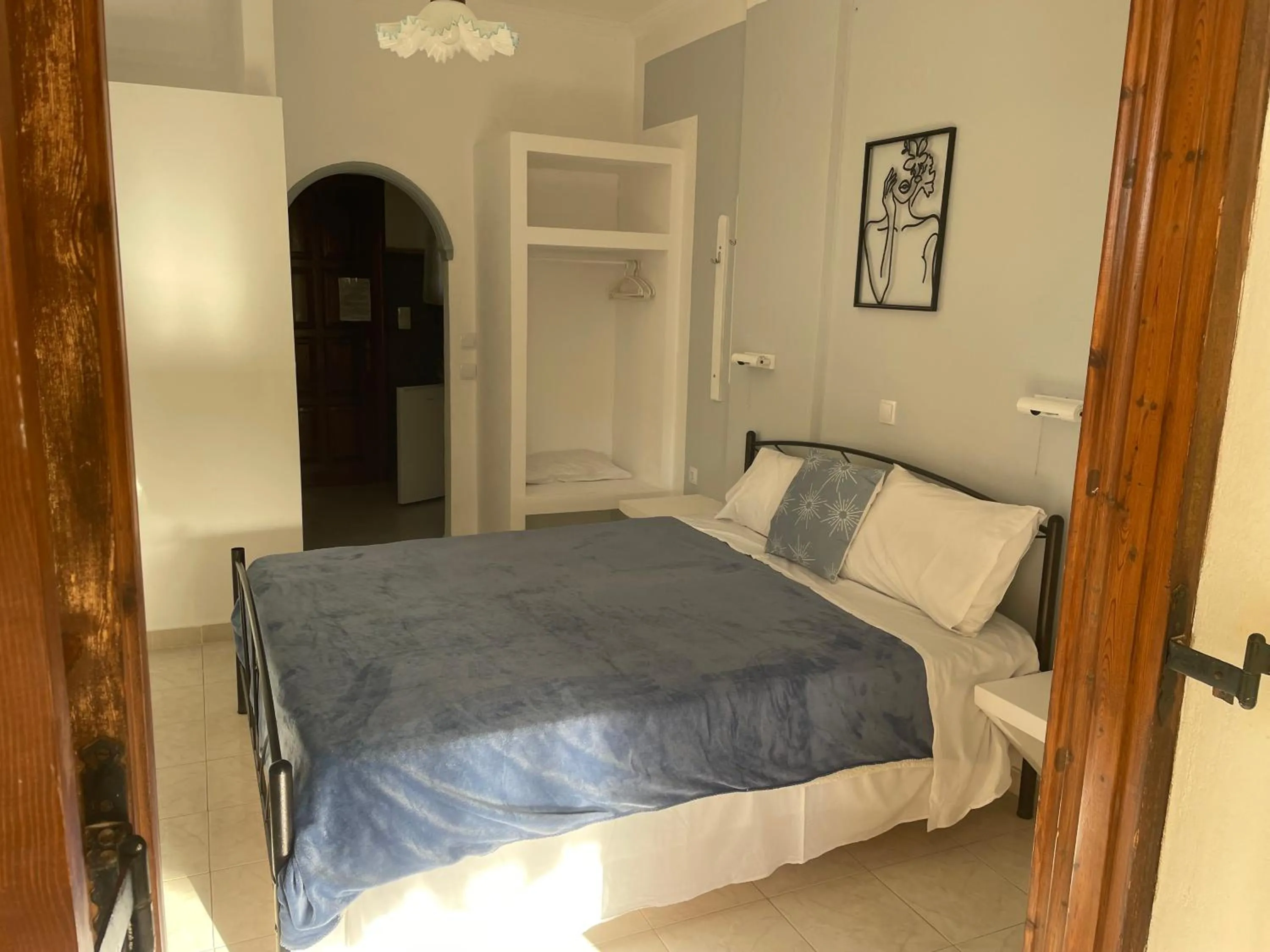 Bed in Gerani
