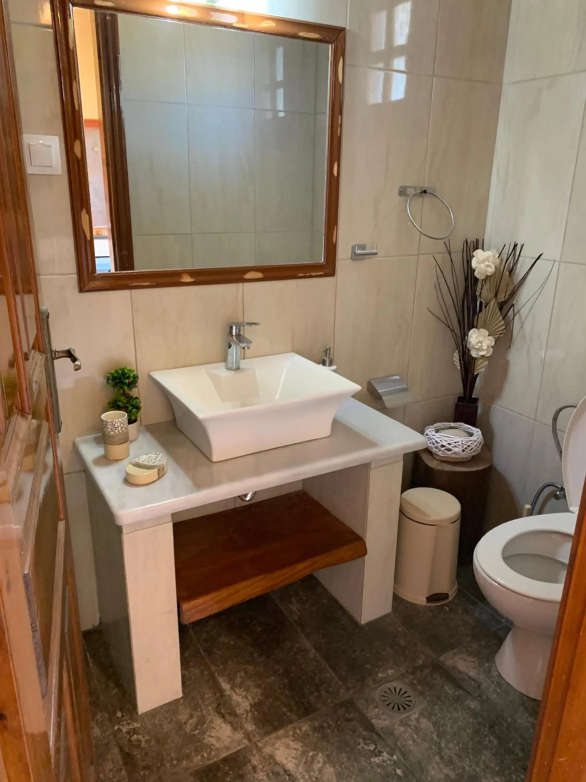 Bathroom in Gerani