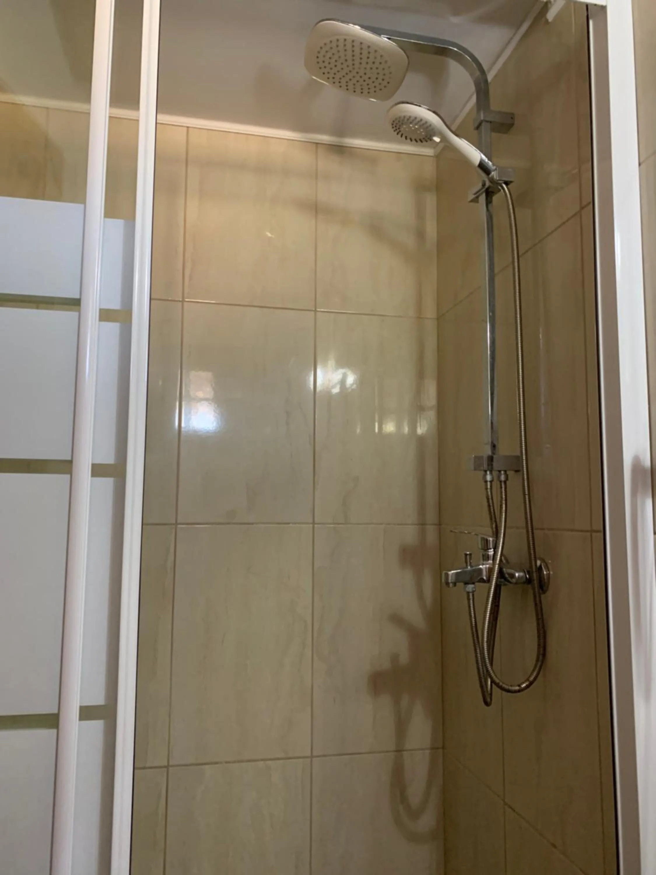 Bathroom in Gerani