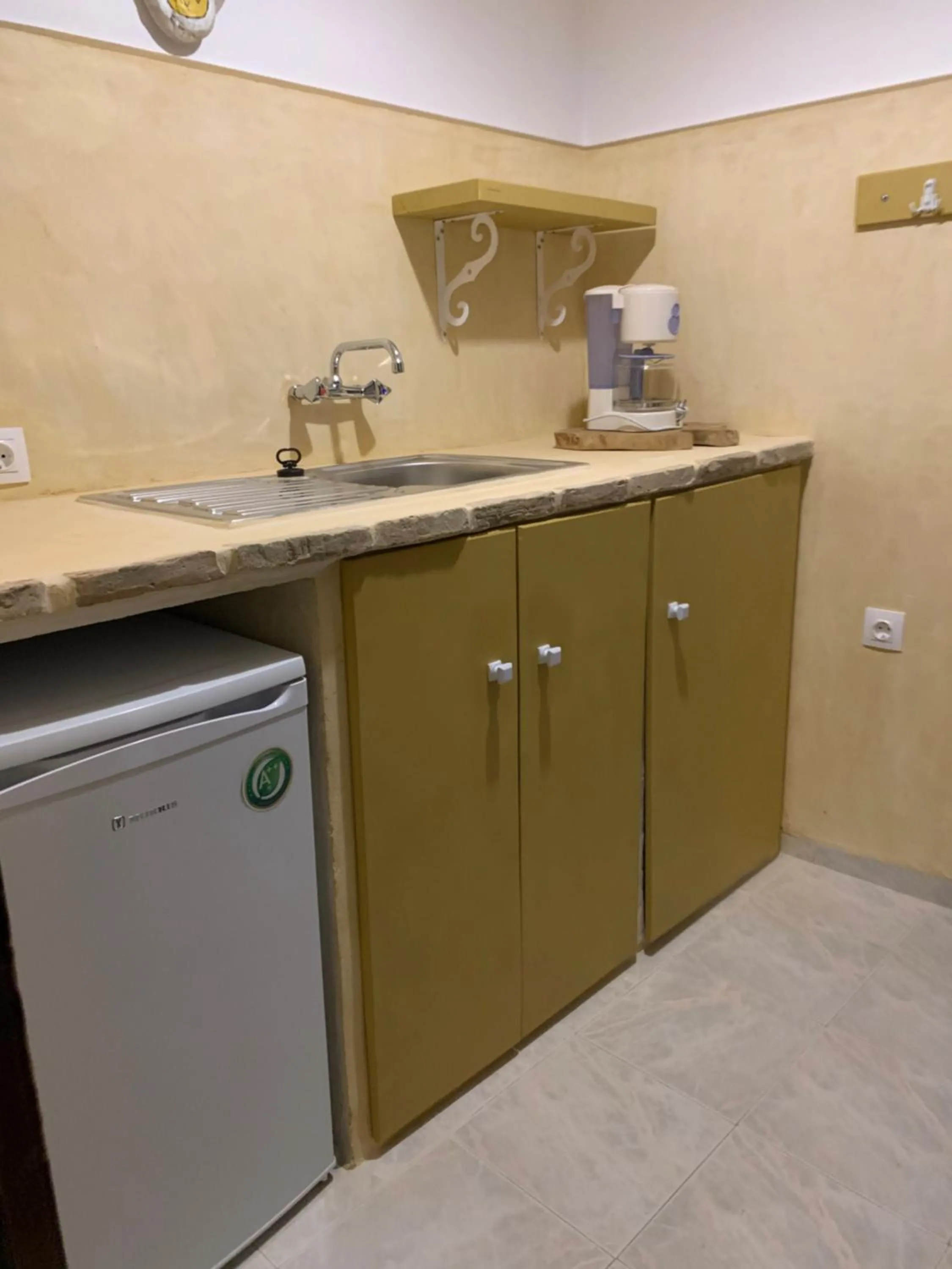 Kitchen or kitchenette in Gerani
