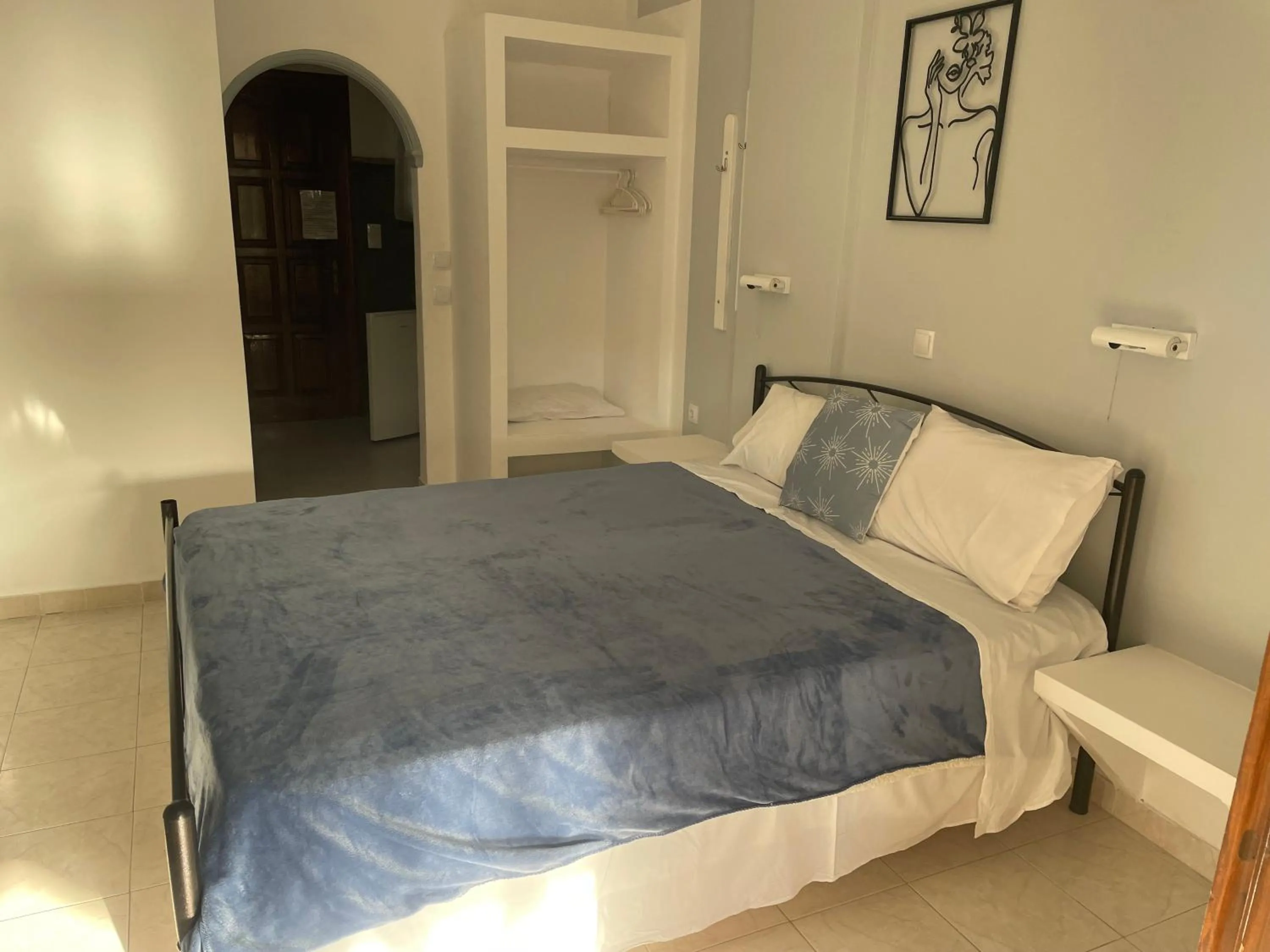 Bed in Gerani
