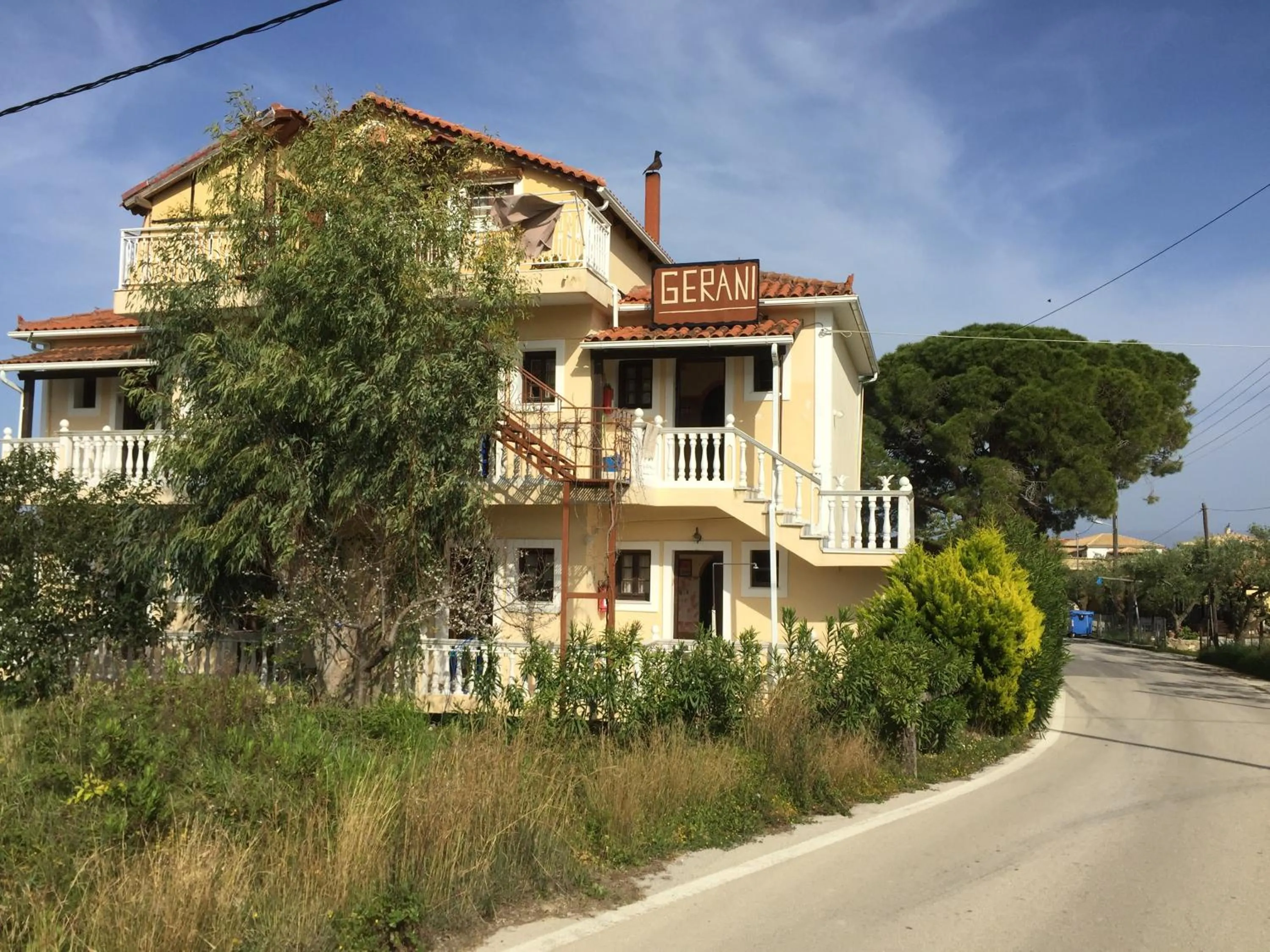 Property building in Gerani
