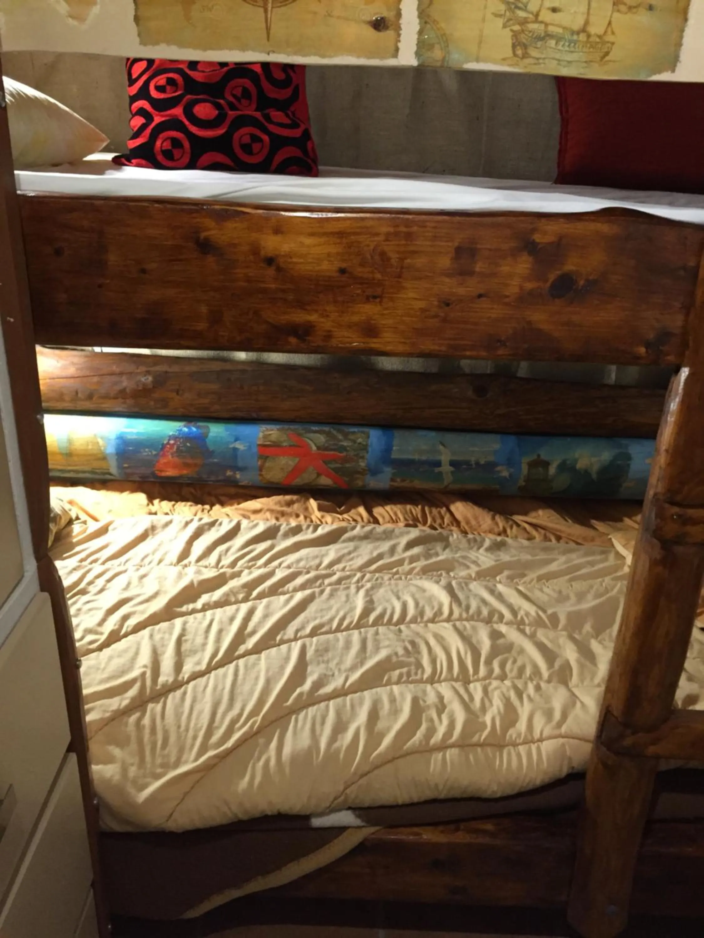 bunk bed, Bed in Gerani