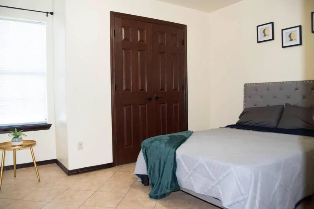 Apartment - single occupancy in Modern 2 bed 2-bath next to University UTRGV