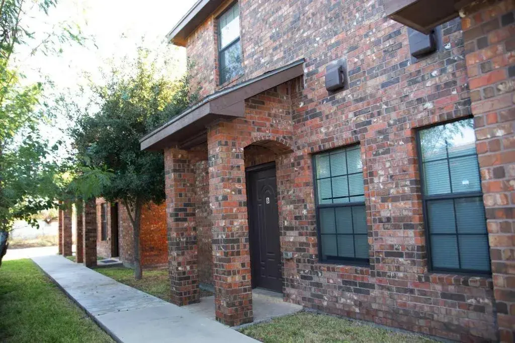 Apartment - single occupancy in Modern 2 bed 2-bath next to University UTRGV Apartment - single occupancy in Modern 2 bed 2-bath next to University UTRGV