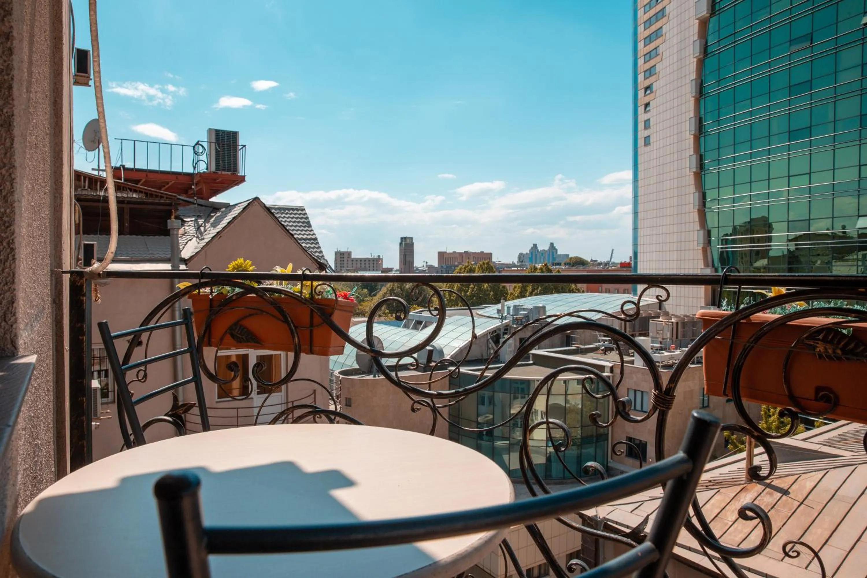 Balcony/Terrace in Kantar Hostel
