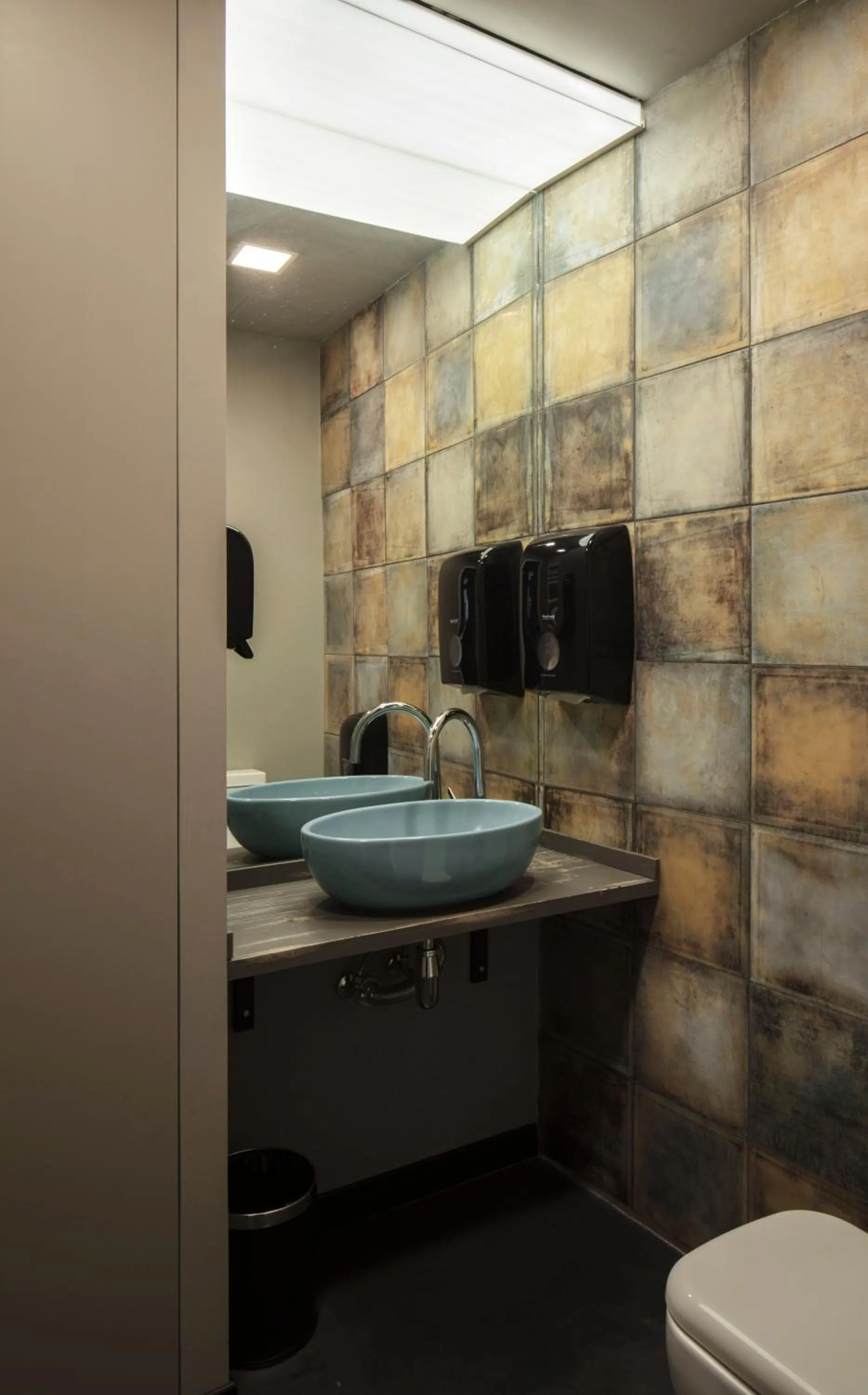 Area and facilities in Kantar Hostel