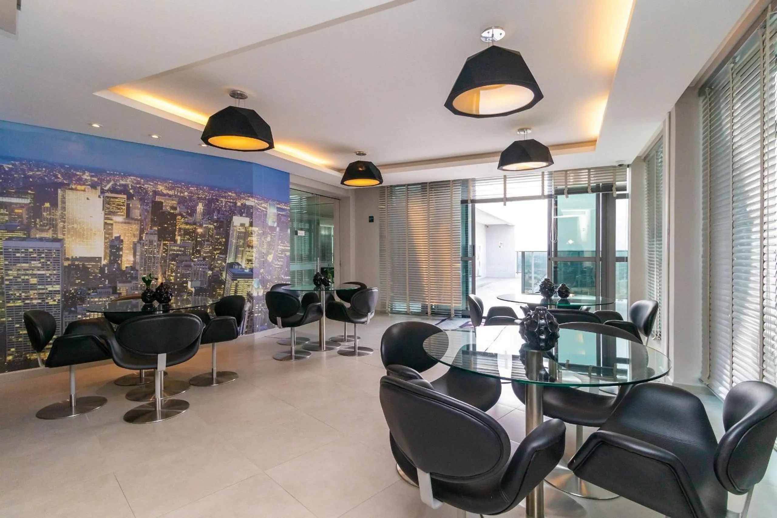 Area and facilities in 7th Avenue - Centro | Curitiba | Gonzaga Stays