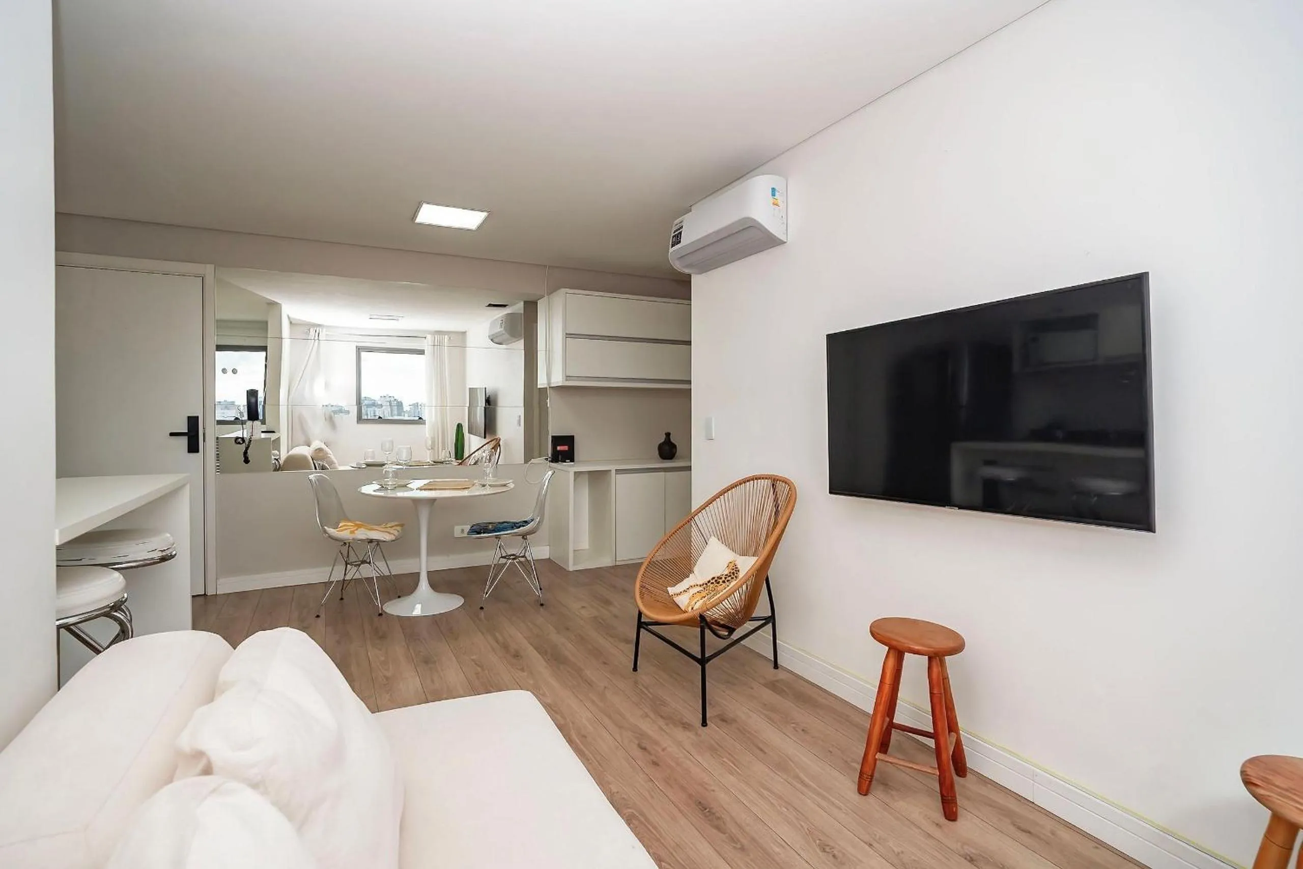 Living room in 7th Avenue - Centro | Curitiba | Gonzaga Stays