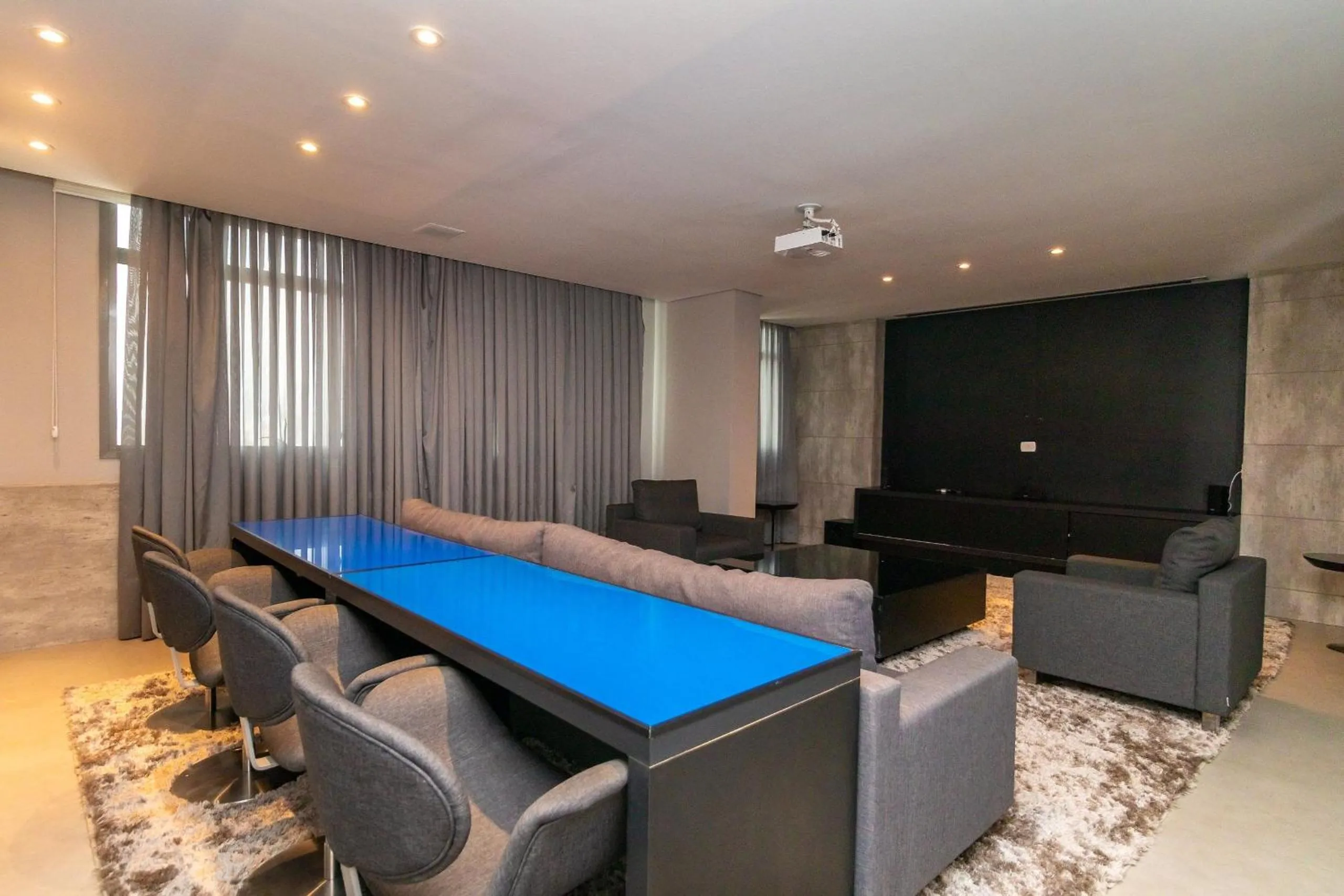 Area and facilities in 7th Avenue - Centro | Curitiba | Gonzaga Stays