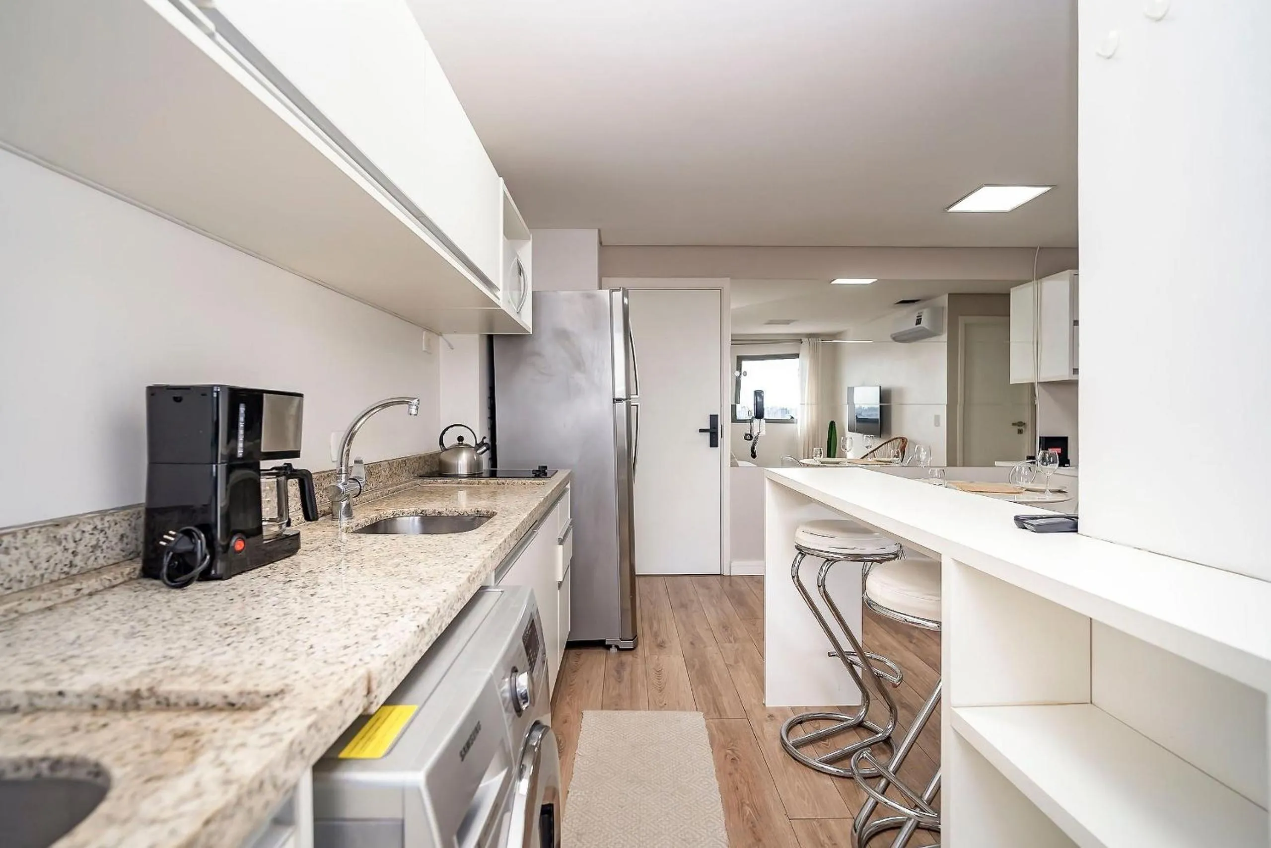 Kitchen or kitchenette in 7th Avenue - Centro | Curitiba | Gonzaga Stays