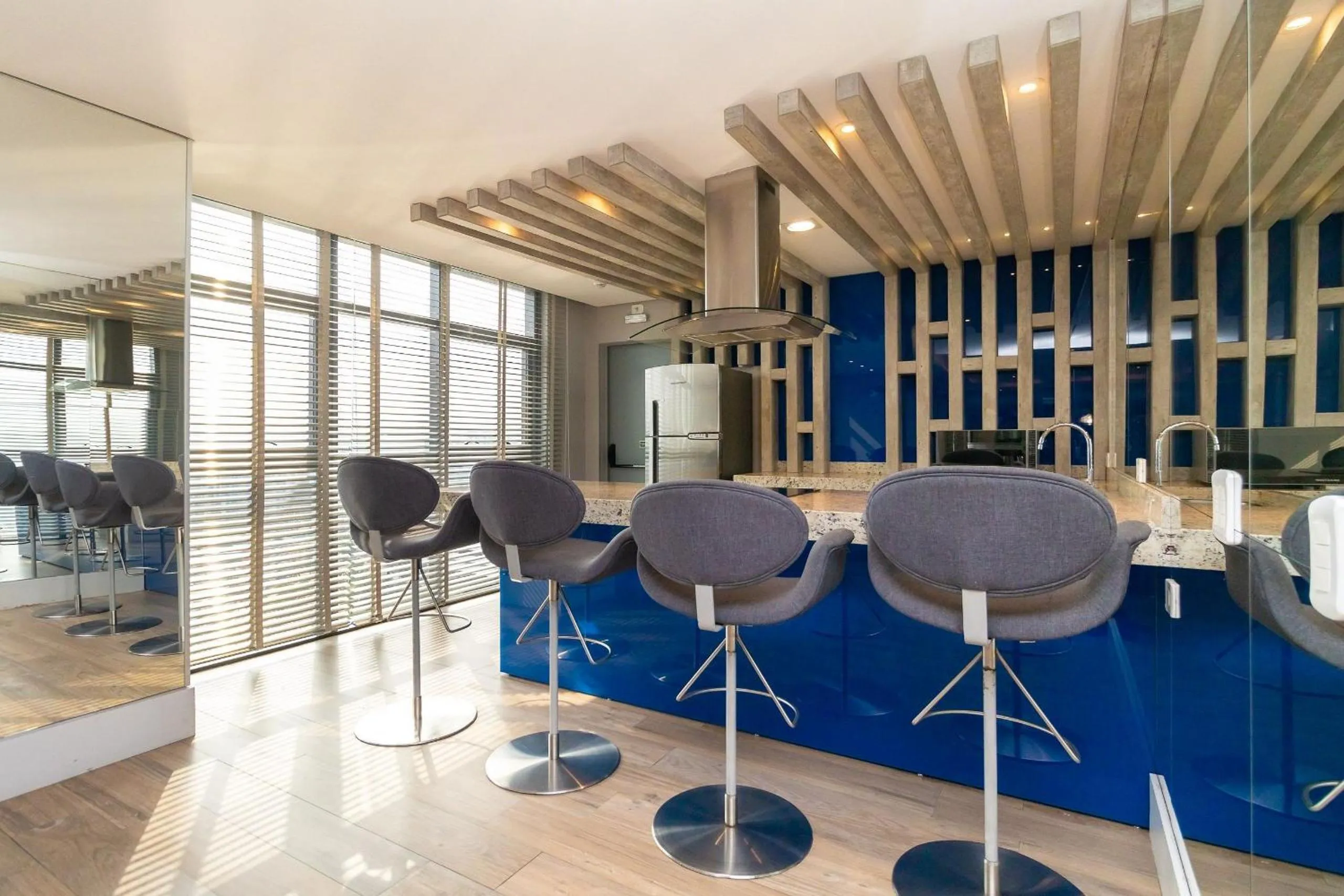 Area and facilities in 7th Avenue - Centro | Curitiba | Gonzaga Stays