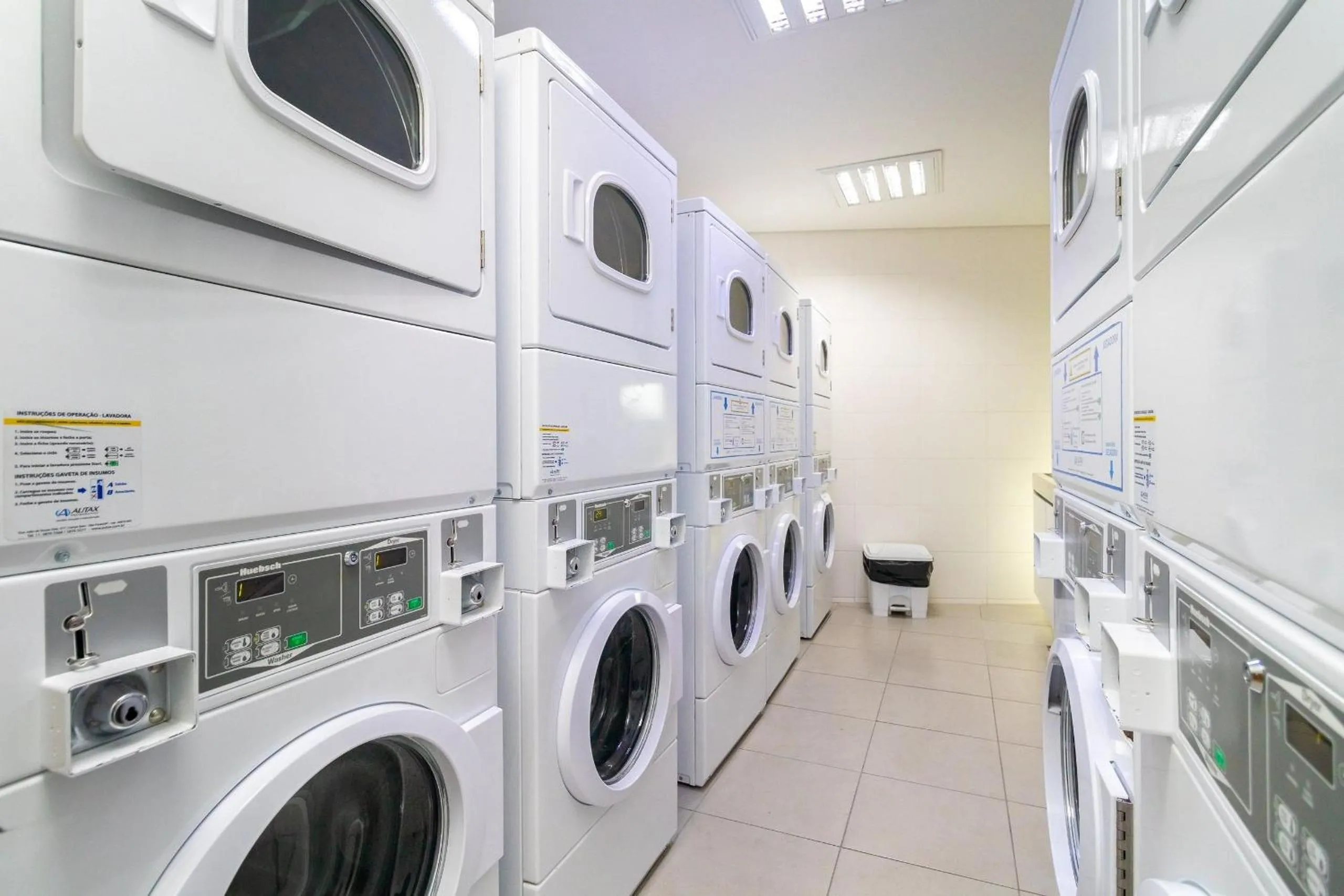 Area and facilities in 7th Avenue - Centro | Curitiba | Gonzaga Stays