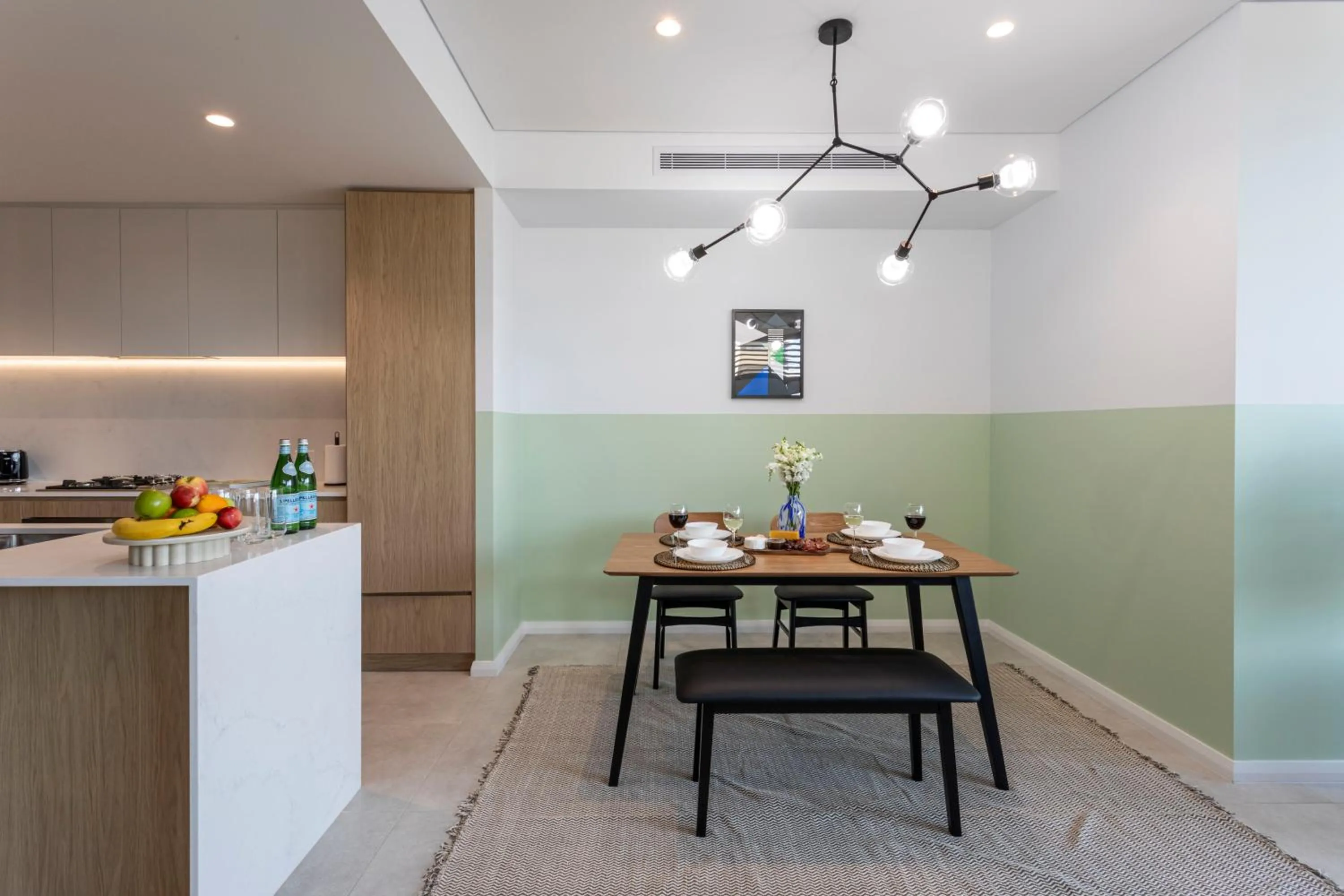 Dining area in Stay Kula Wollongong