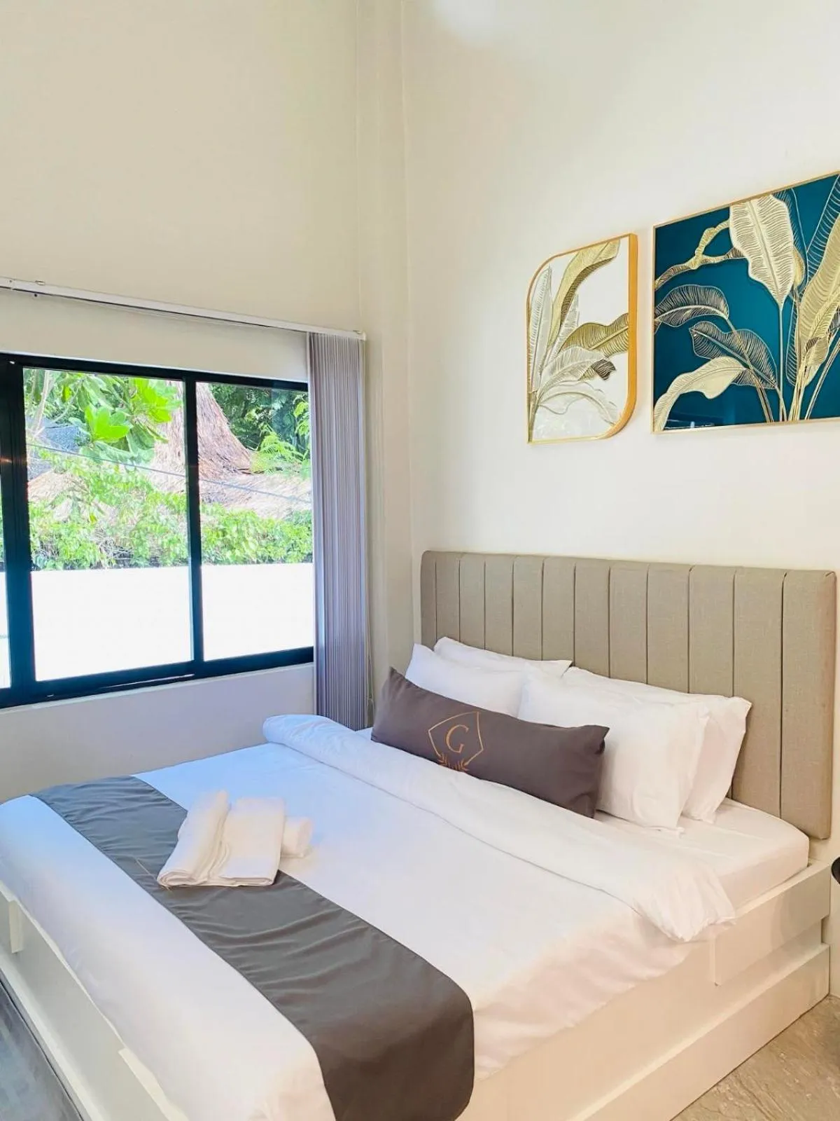 Bed in Grospe Resort Boracay