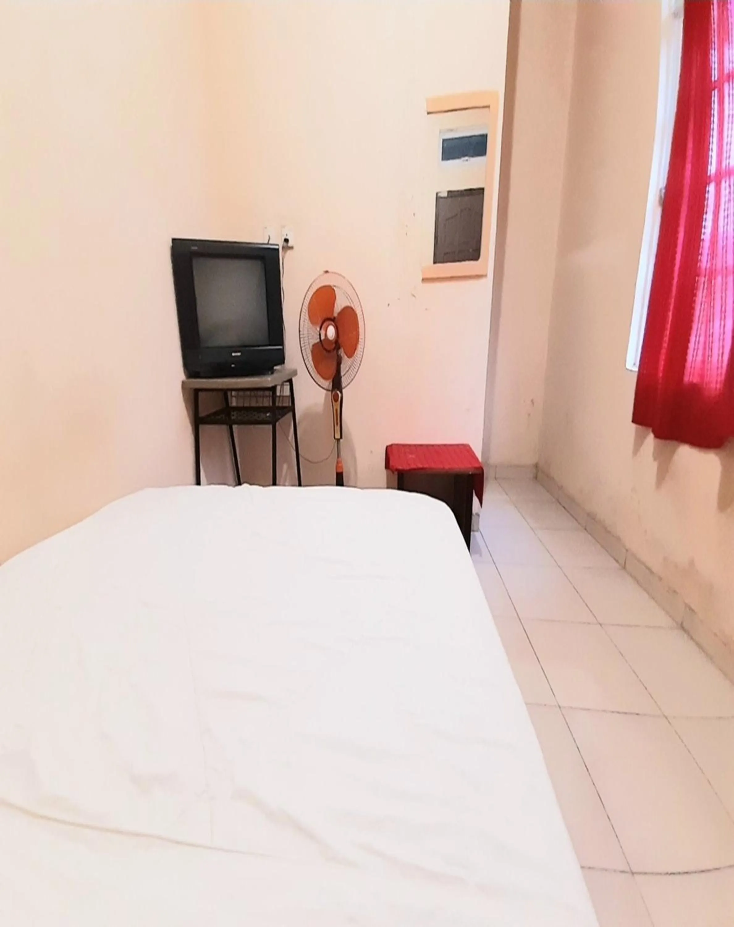 Photo of the whole room, Bed in Hotel O Pondok Anie SyariahNearJembatan Siak