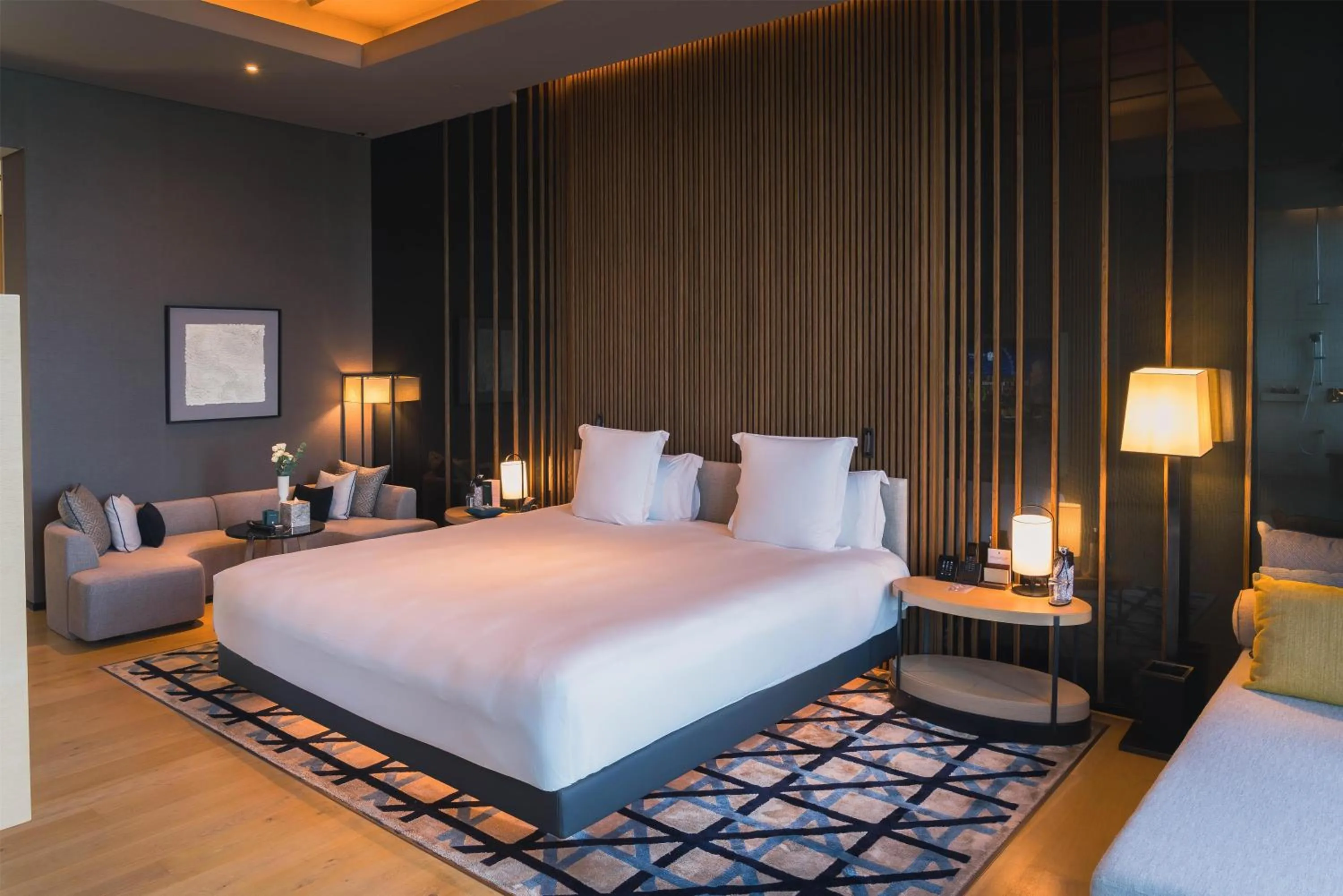 Bedroom, Bed in Banyan Tree Dubai at Bluewaters