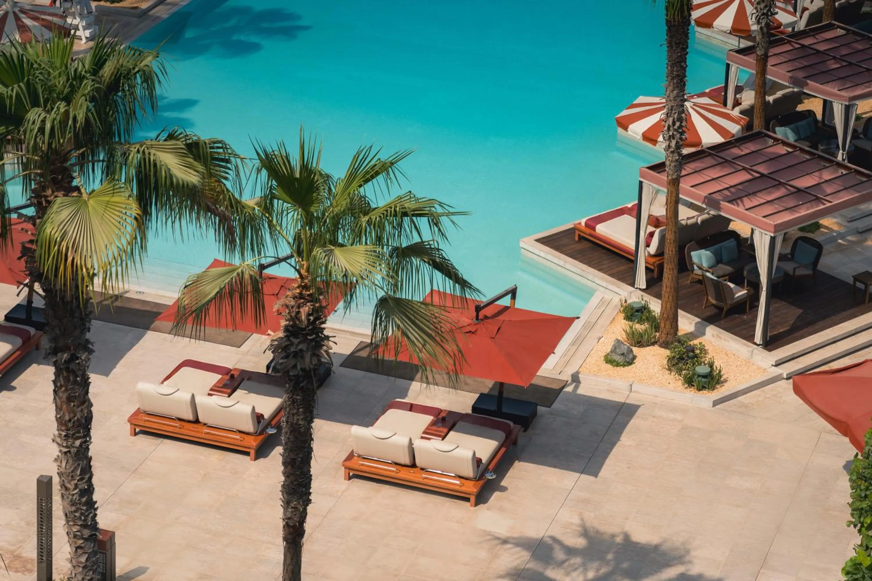 Swimming pool in Banyan Tree Dubai at Bluewaters