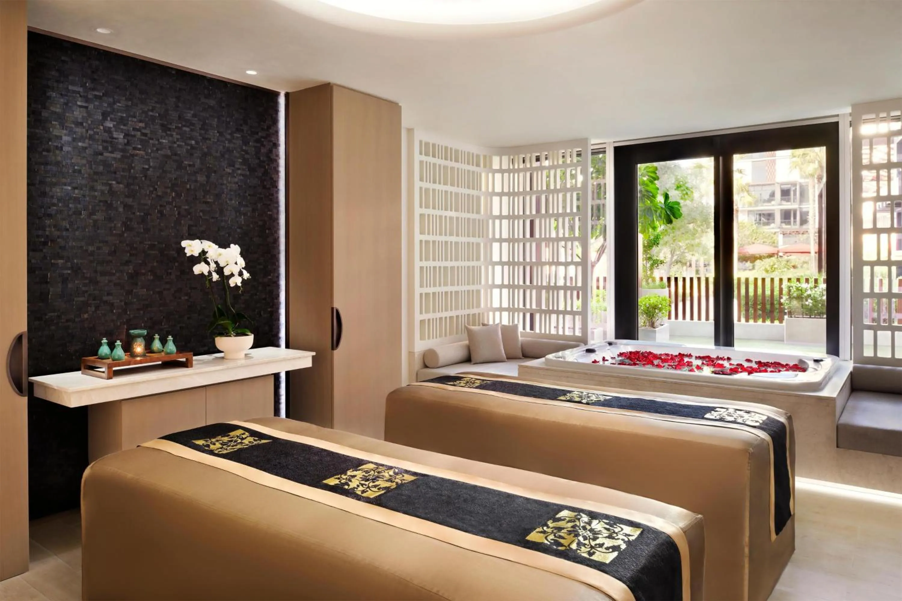 Spa and wellness centre/facilities, Bed in Banyan Tree Dubai at Bluewaters