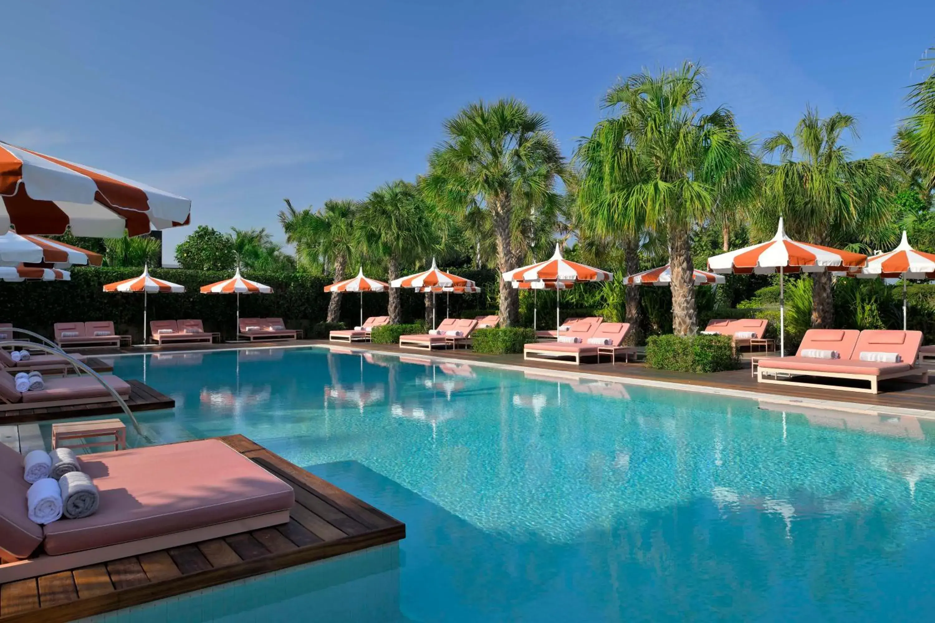 Pool view in Banyan Tree Dubai at Bluewaters Pool view in Banyan Tree Dubai at Bluewaters