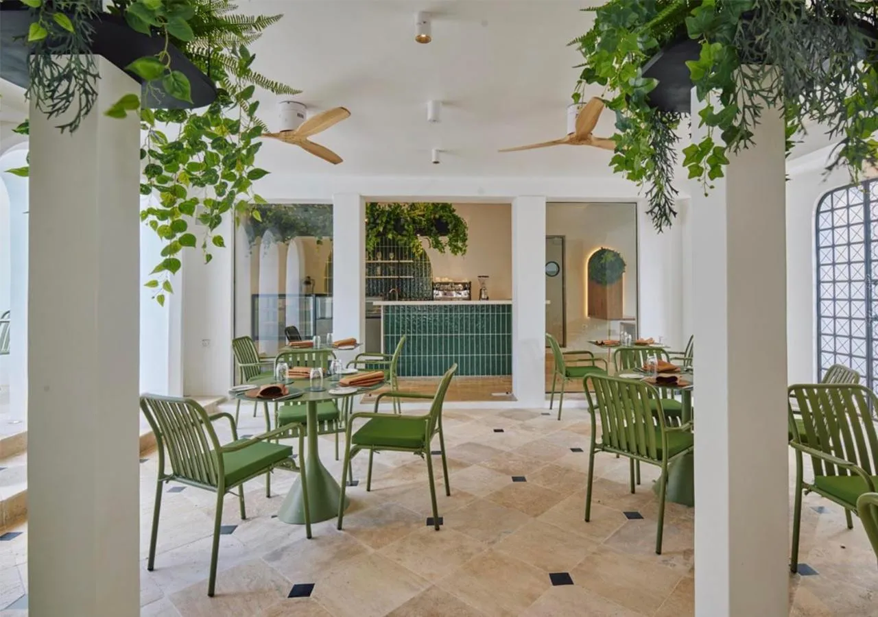 Restaurant/places to eat in Stone Hotels Dhiffushi