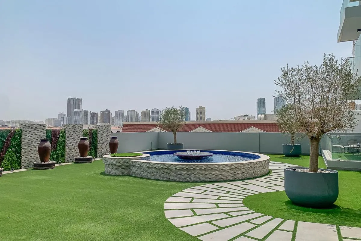 Garden view in Frank Porter - Bluebell Residence