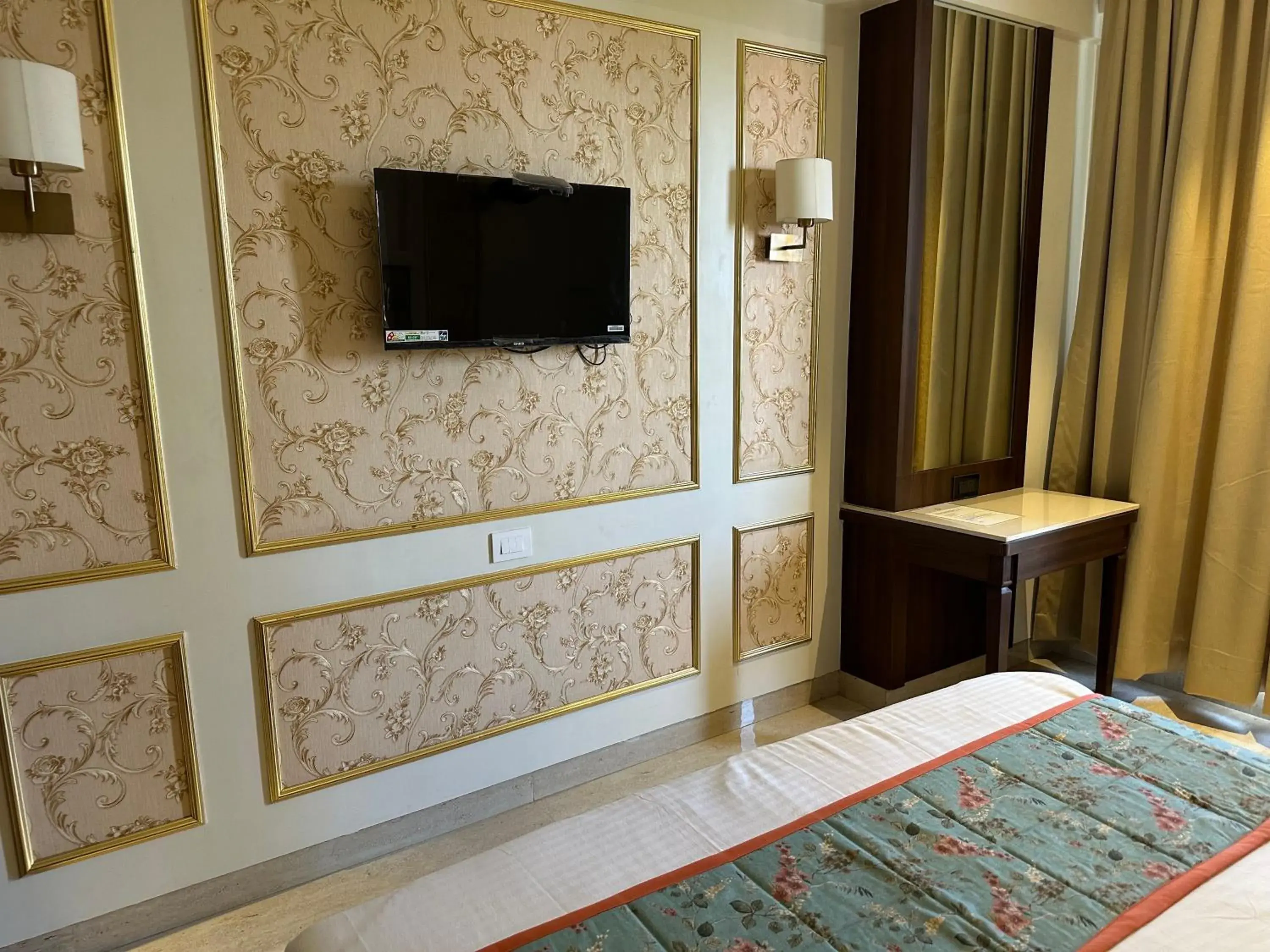 Photo of the whole room, Bed in Shubham Comforts Photo of the whole room, Bed in Shubham Comforts