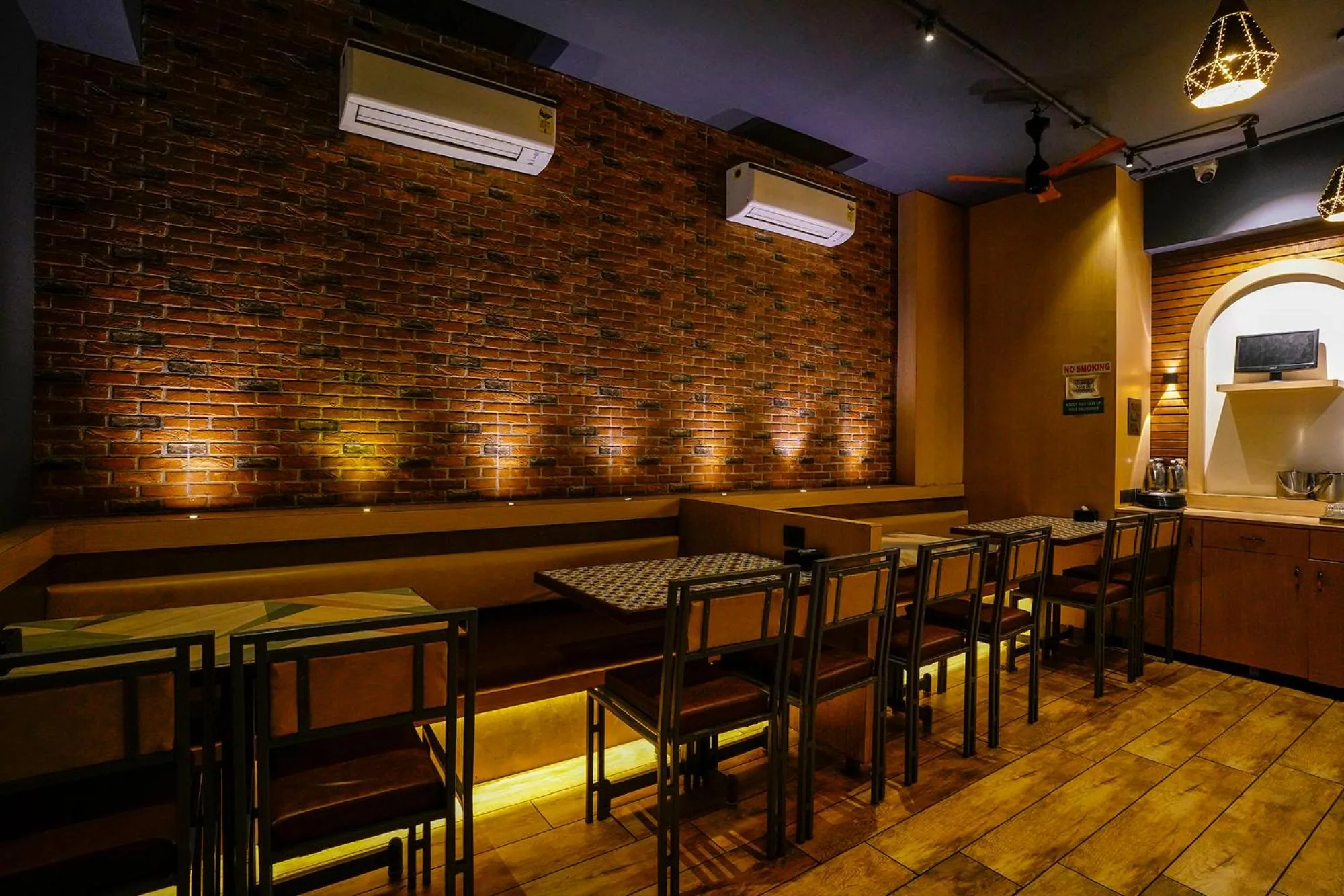 Restaurant/places to eat in FabHotel Prime Shubham Comforts