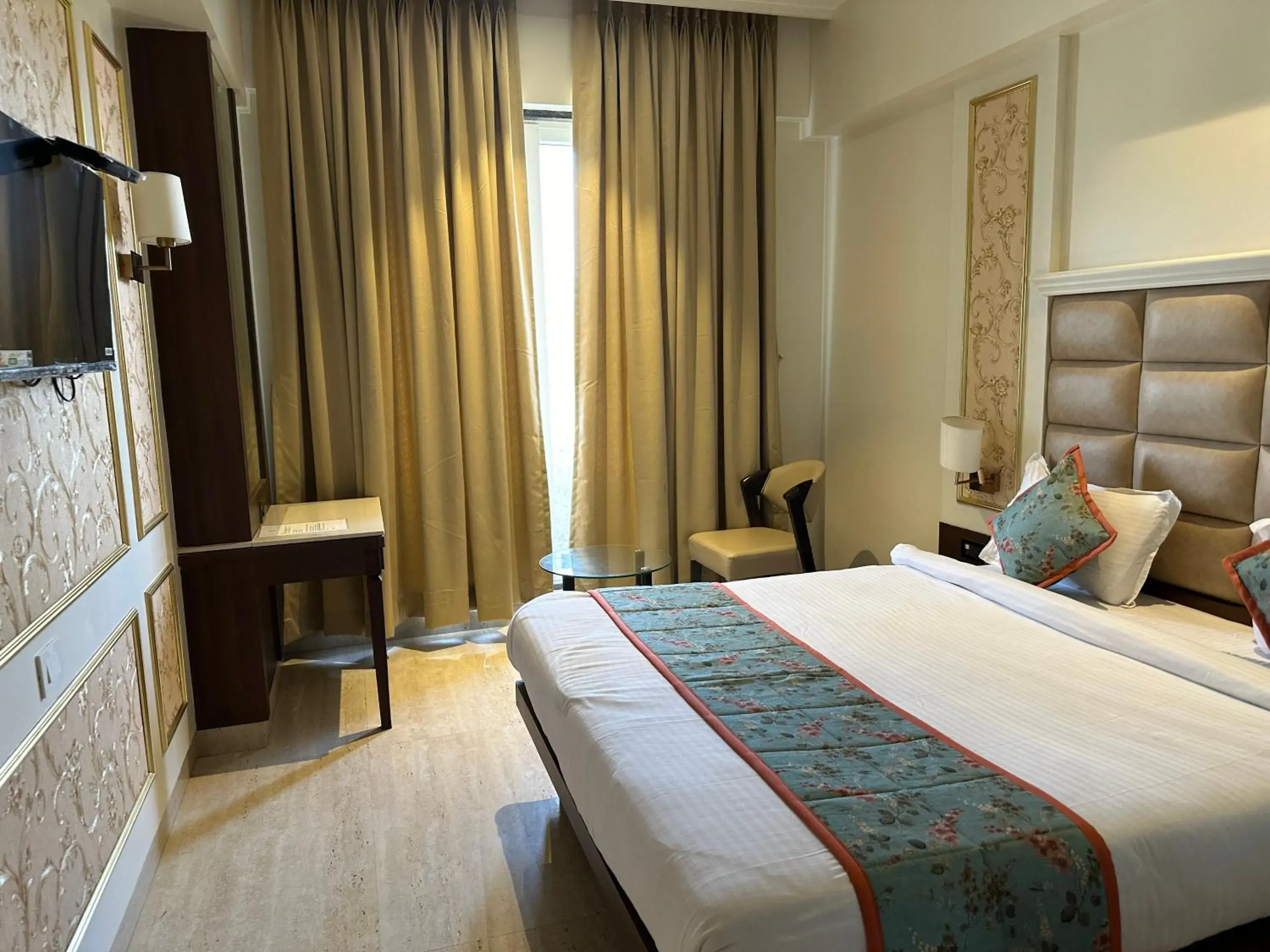 Photo of the whole room, Bed in Shubham Comforts Photo of the whole room, Bed in Shubham Comforts