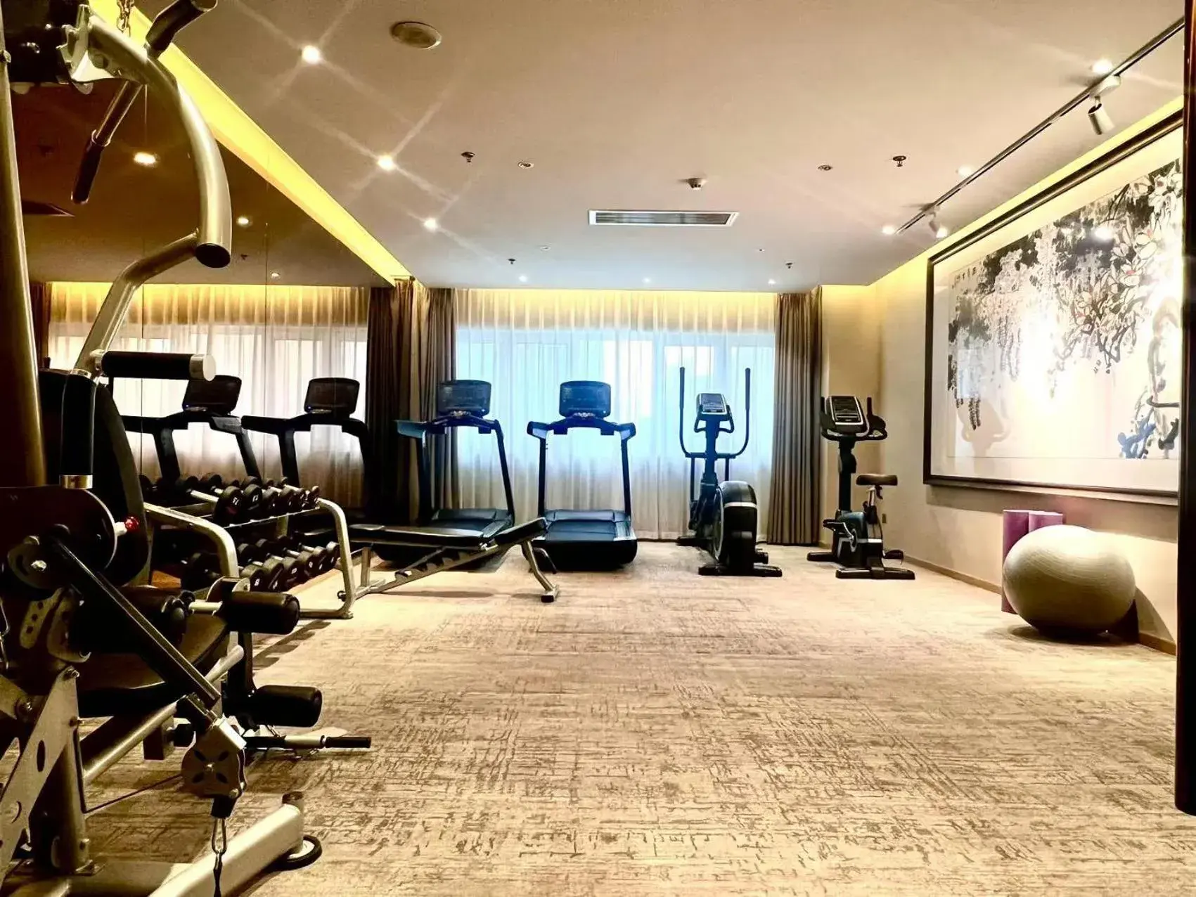 Fitness centre/facilities in Century Runhua Hotel Fitness centre/facilities in Century Runhua Hotel